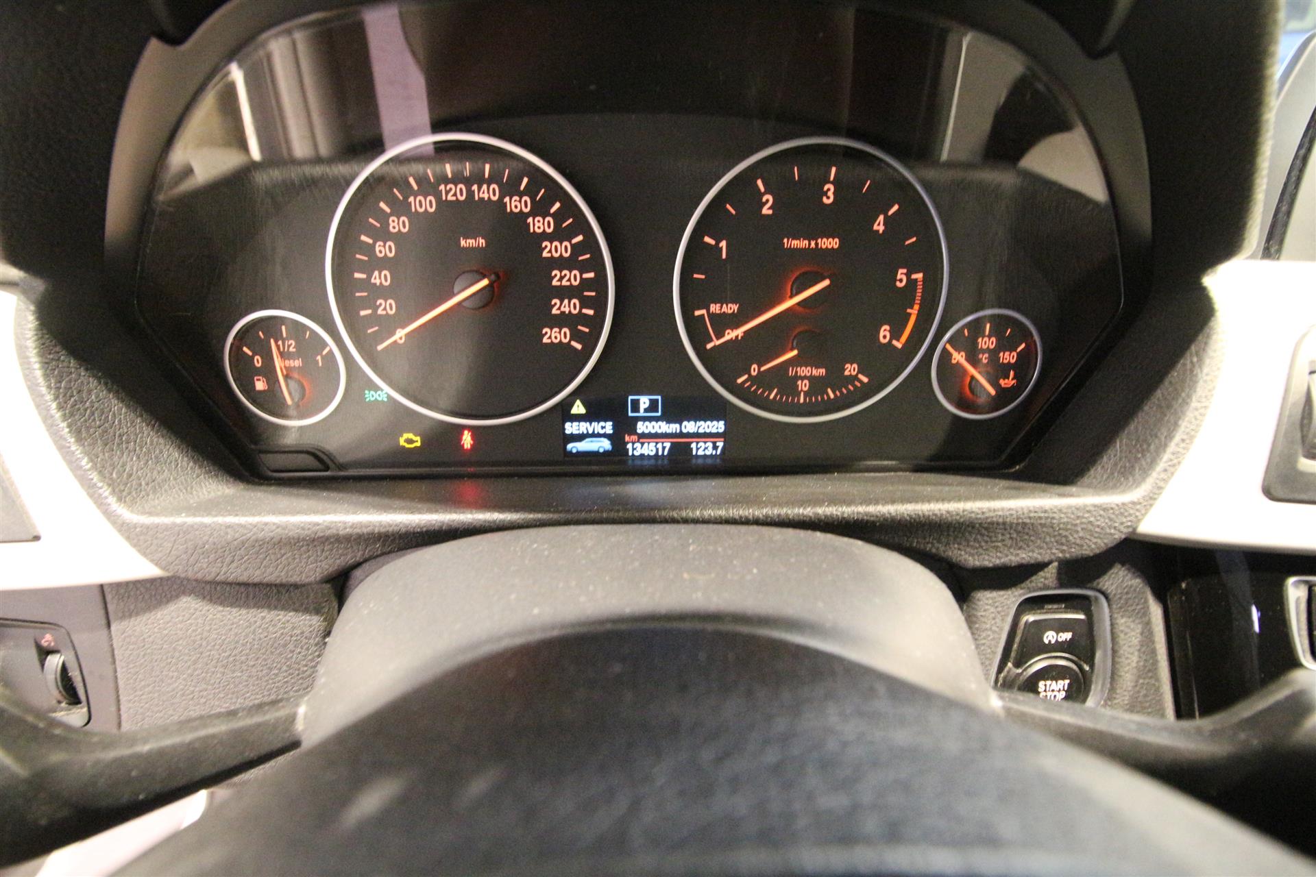 Billede af BMW 320d Touring 2,0 D Steptronic 190HK Stc 8g Aut.