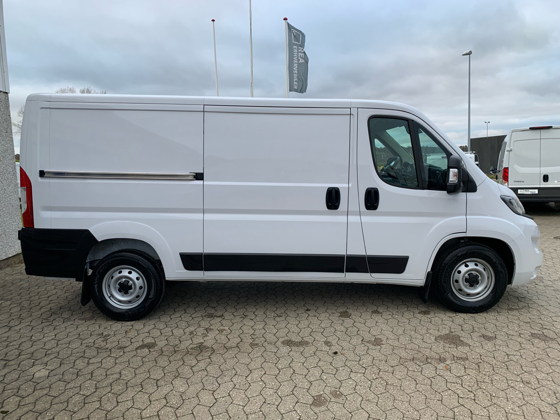 Billede af Fiat Ducato 33 L2H1 2,3 MJT 40 års Edition 160HK Van 9g Aut.