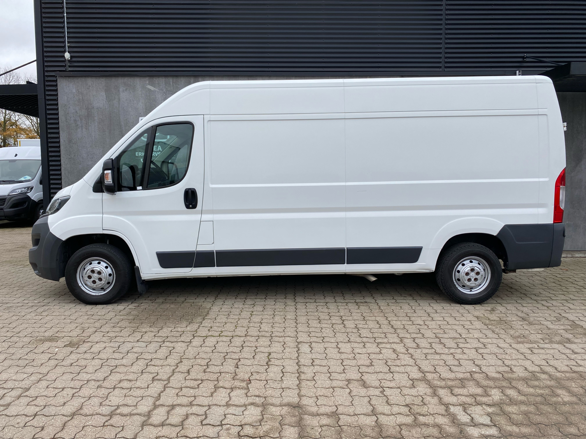 Billede af Peugeot Boxer 335 L3H2 2,0 HDI Premium Plus Pro Start/Stop 163HK Van 6g