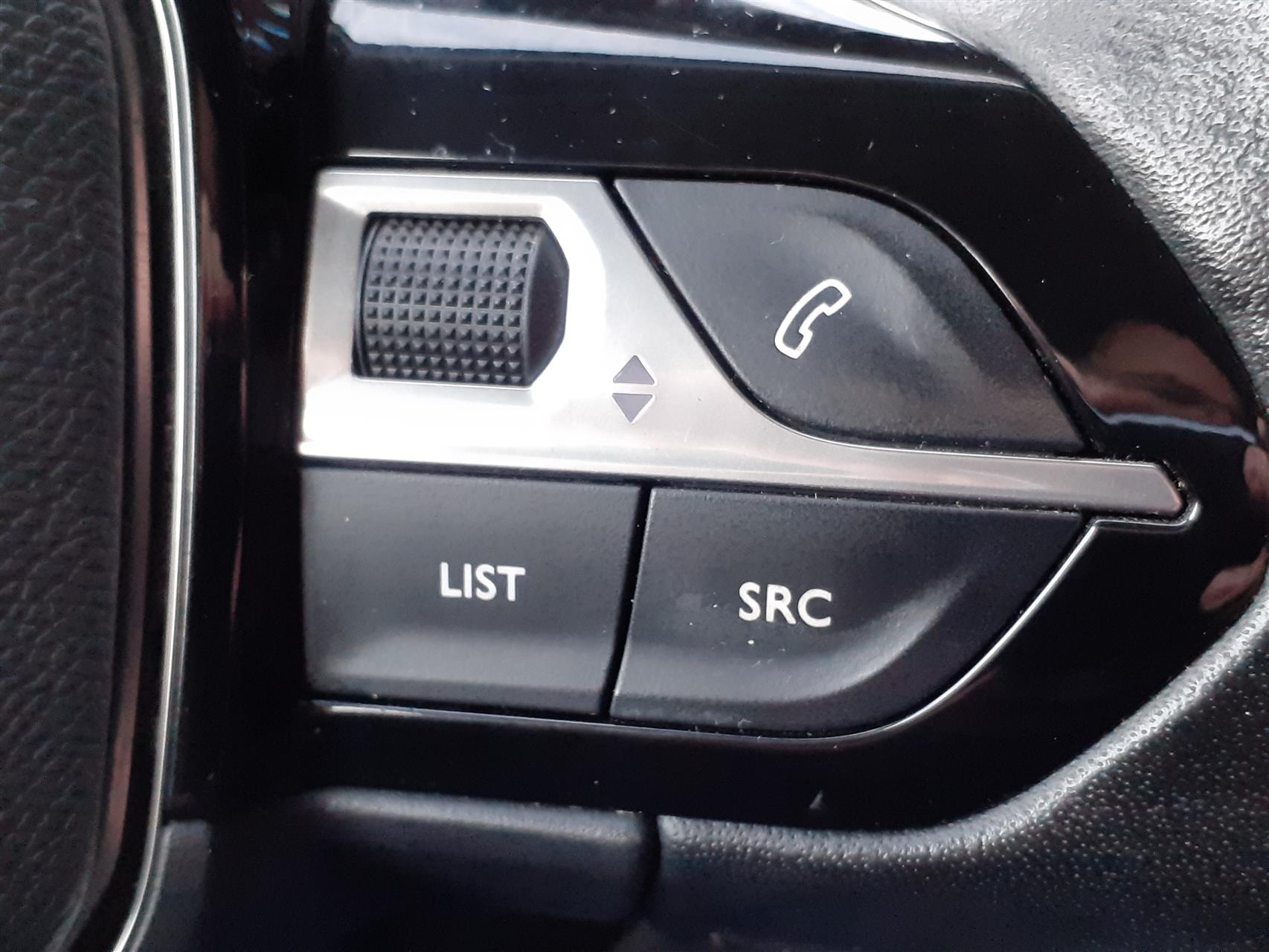 Billede af Peugeot 2008 1,2 PureTech Selection Tech 130HK 5d