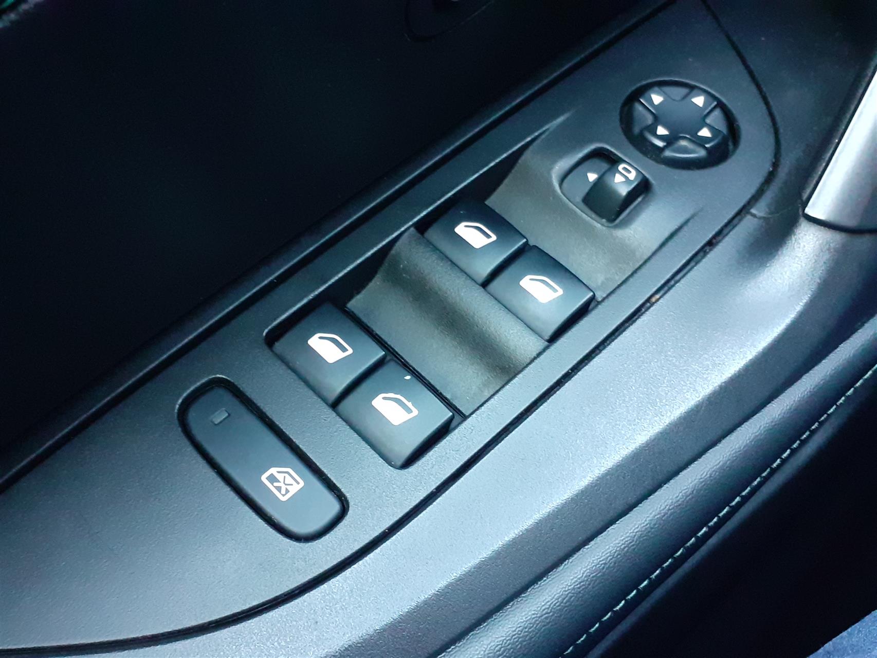 Billede af Peugeot 2008 1,2 PureTech Selection Tech 130HK 5d
