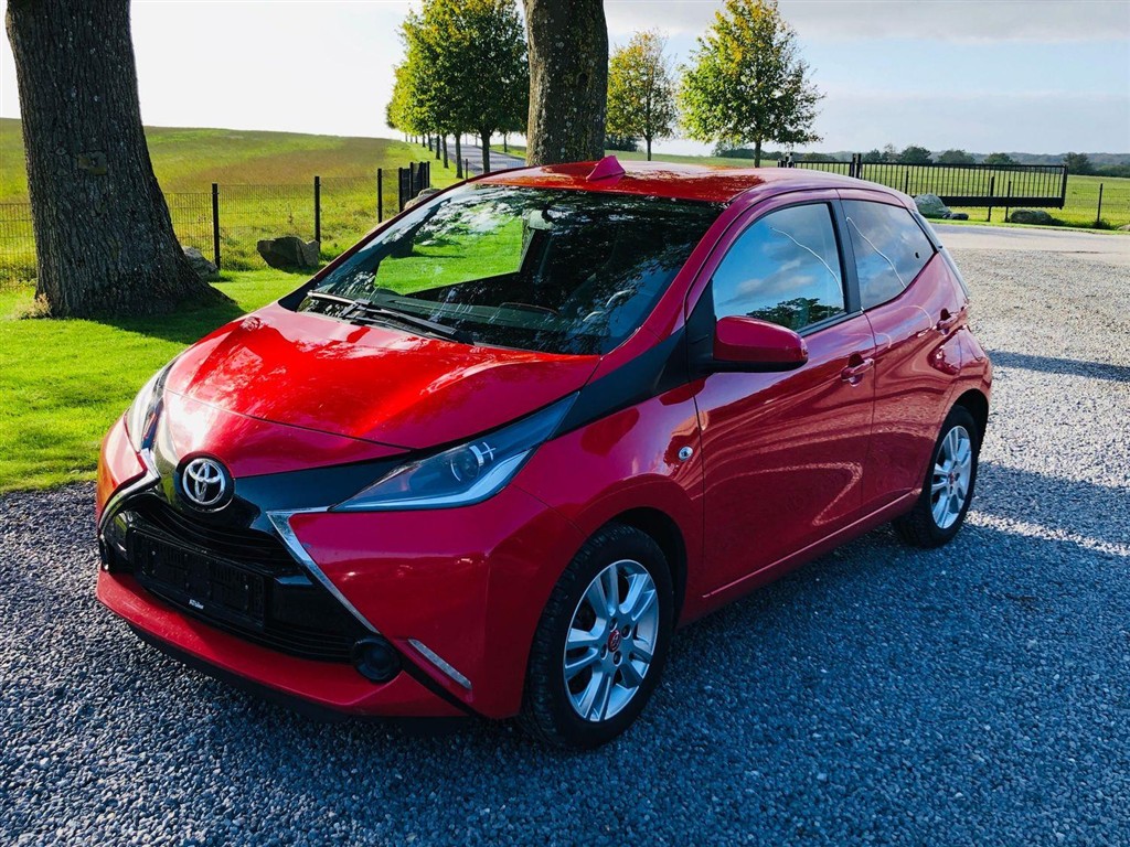 Toyota Aygo 1,0 VVT-I X-Play + Plus pakke 69HK 5d