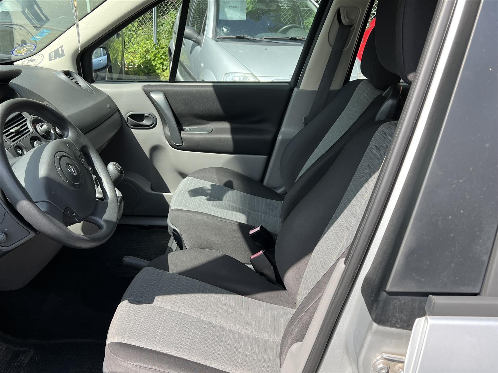 Billede af Renault Grand Scénic 1,6 16V Authentique 115HK Van