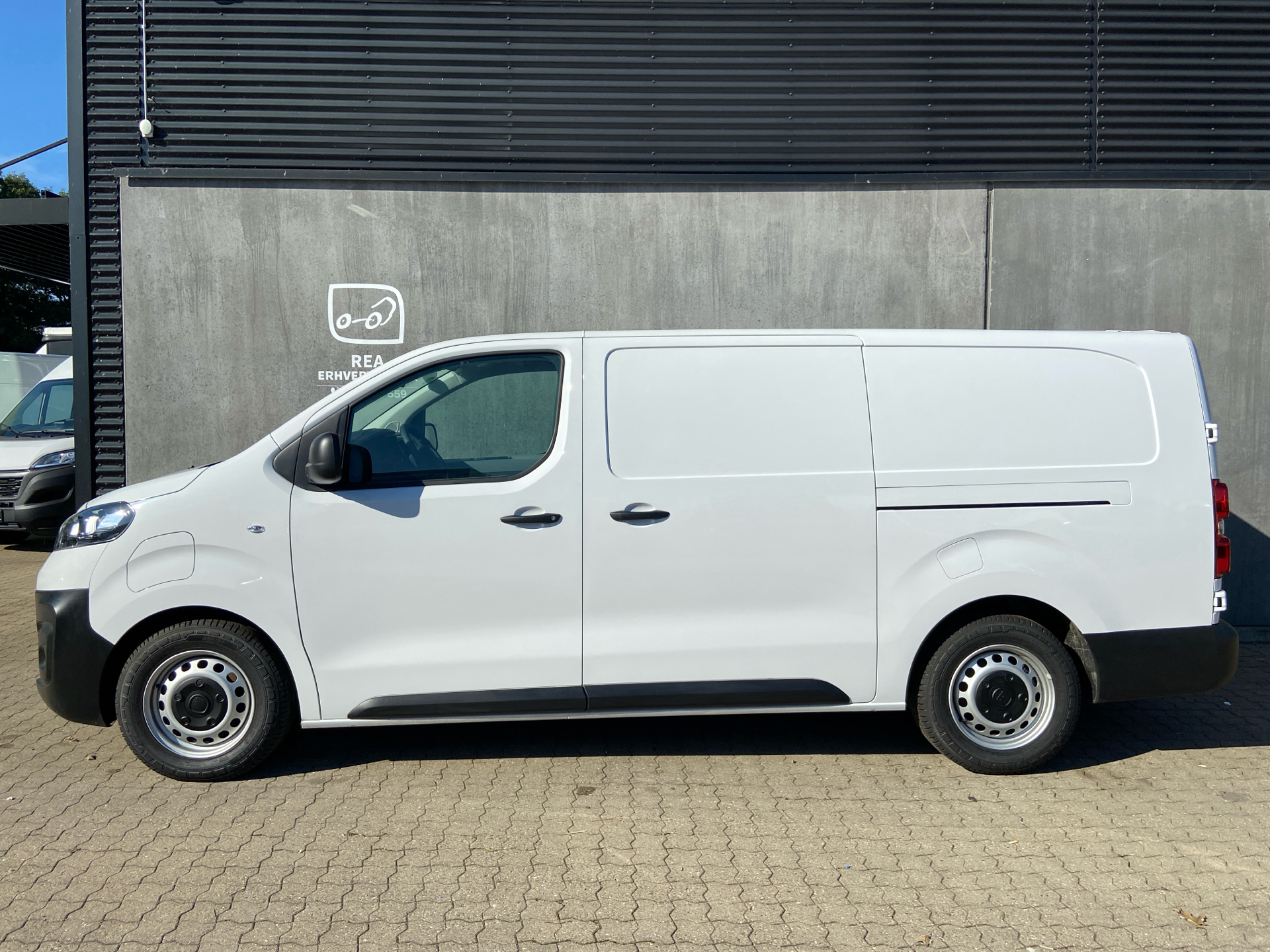 Billede af Fiat E-Scudo L3H1 EL Business 136HK Van Aut.