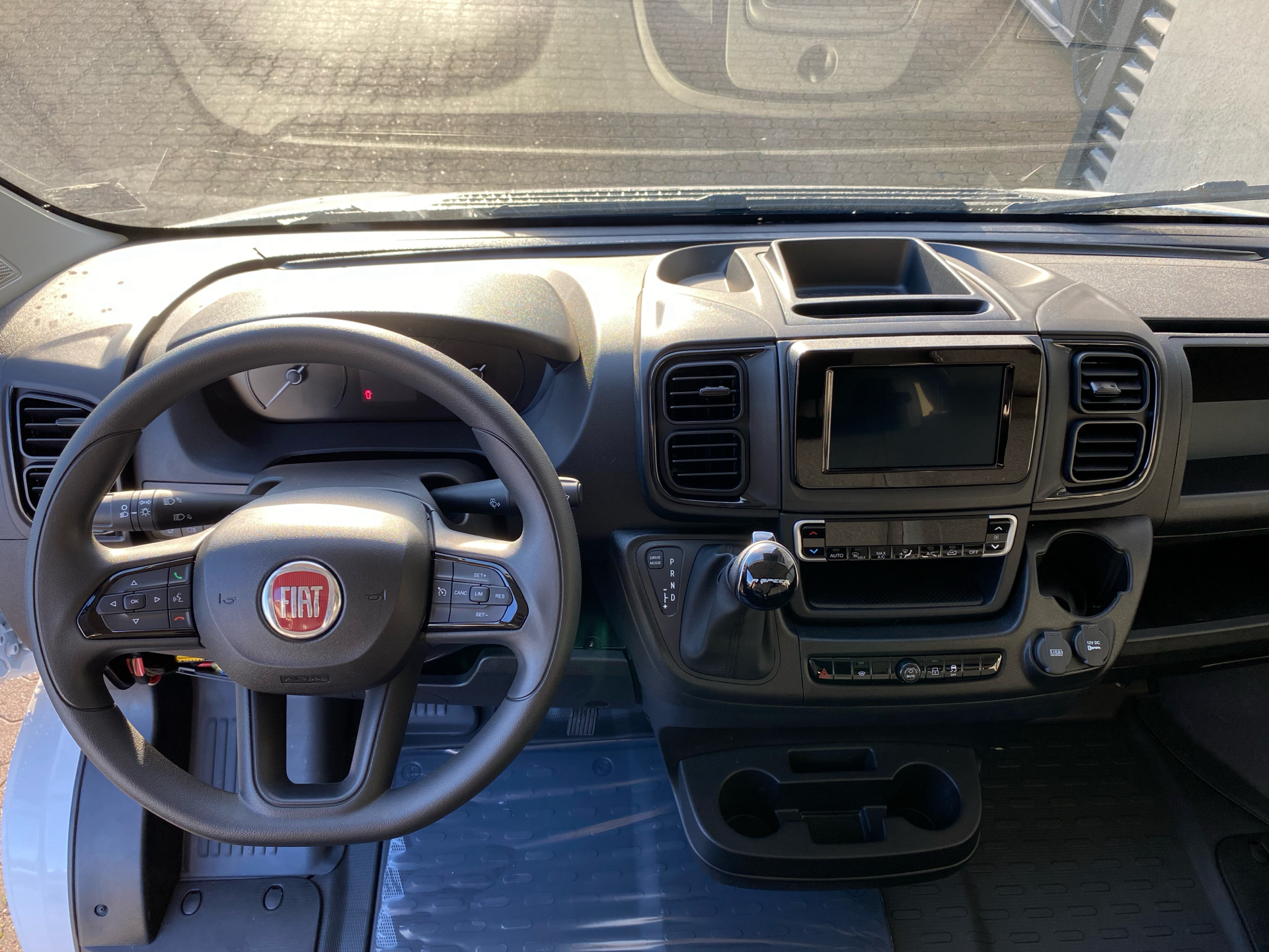 Billede af Fiat Ducato 35 L3H2 2,3 MJT Professional Plus 140HK Van 9g Aut.