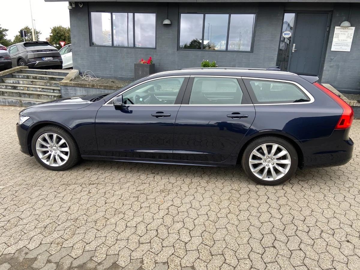 Billede af Volvo V90 2,0 D3 Momentum 150HK Stc 6g