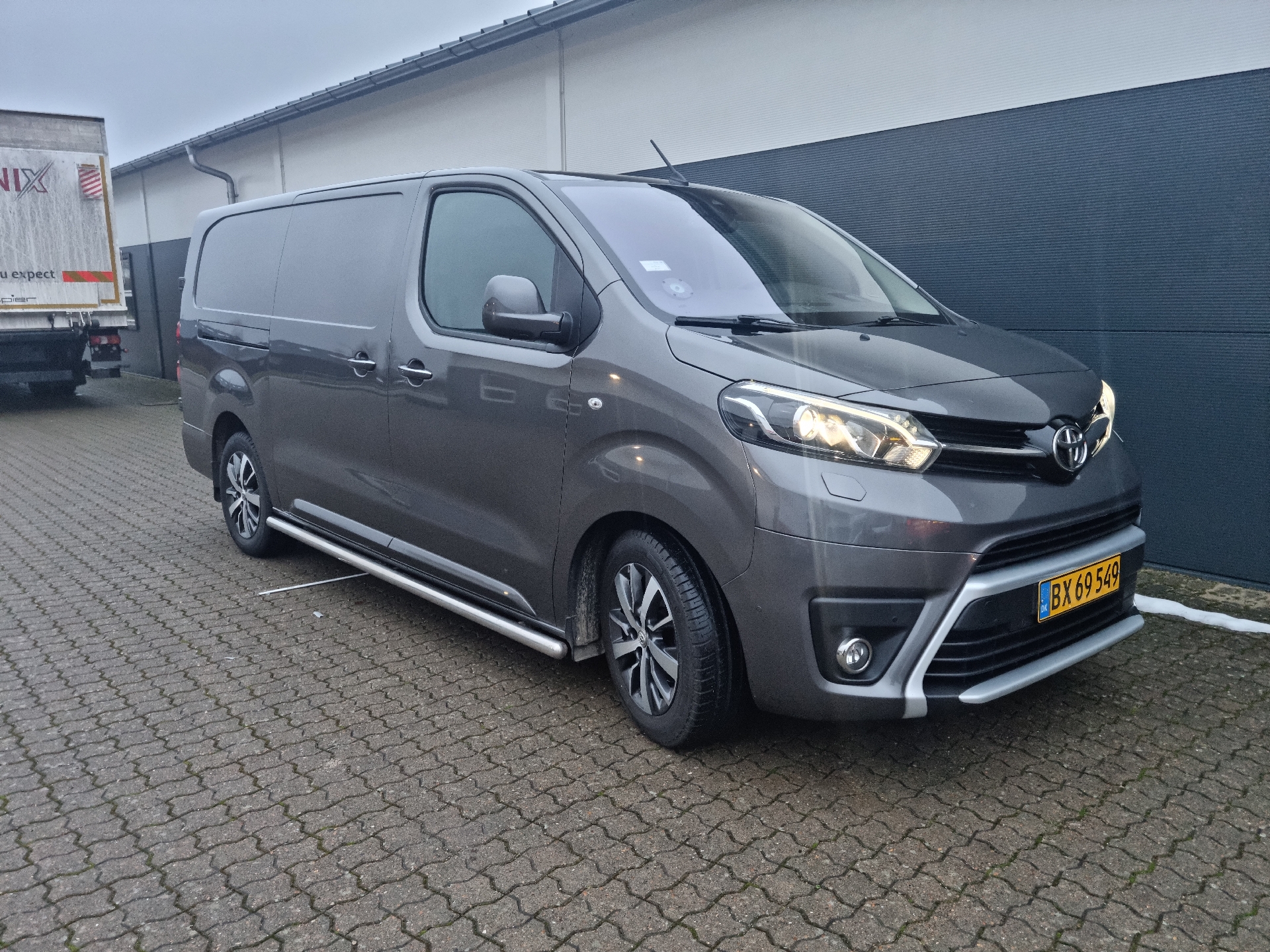 Billede af Toyota Proace Long 2,0 D Comfort One Navi Dobb. skydedør, bagdør m/ruder 180HK Van 6g Aut.