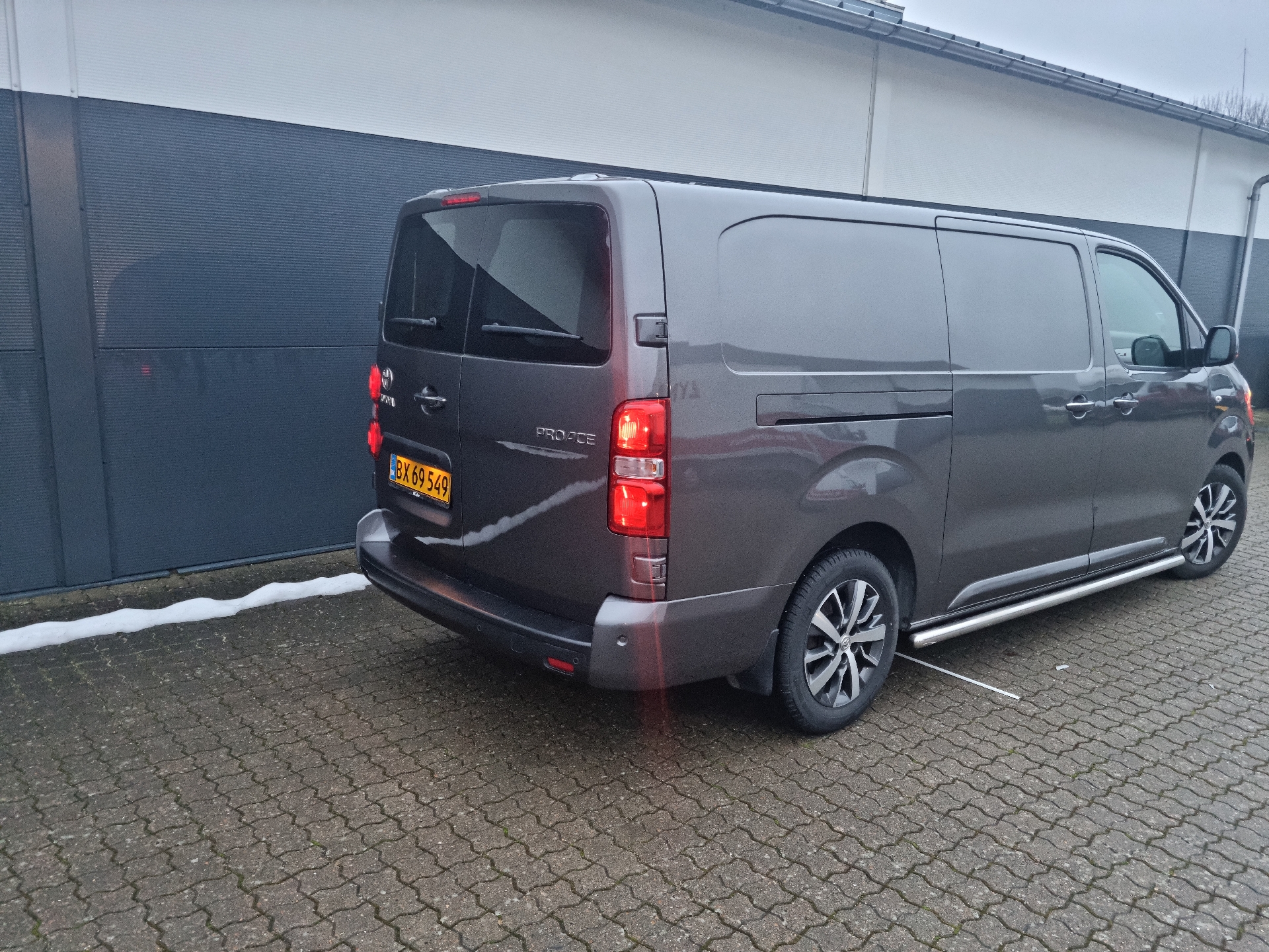 Billede af Toyota Proace Long 2,0 D Comfort One Navi Dobb. skydedør, bagdør m/ruder 180HK Van 6g Aut.