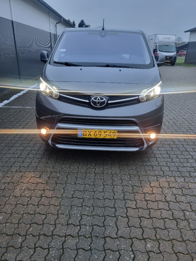 Billede af Toyota Proace Long 2,0 D Comfort One Navi Dobb. skydedør, bagdør m/ruder 180HK Van 6g Aut.