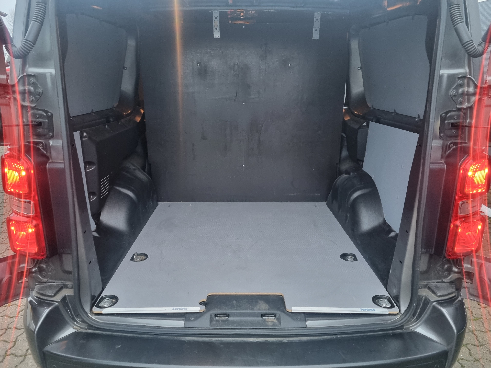 Billede af Toyota Proace Long 2,0 D Comfort One Navi Dobb. skydedør, bagdør m/ruder 180HK Van 6g Aut.