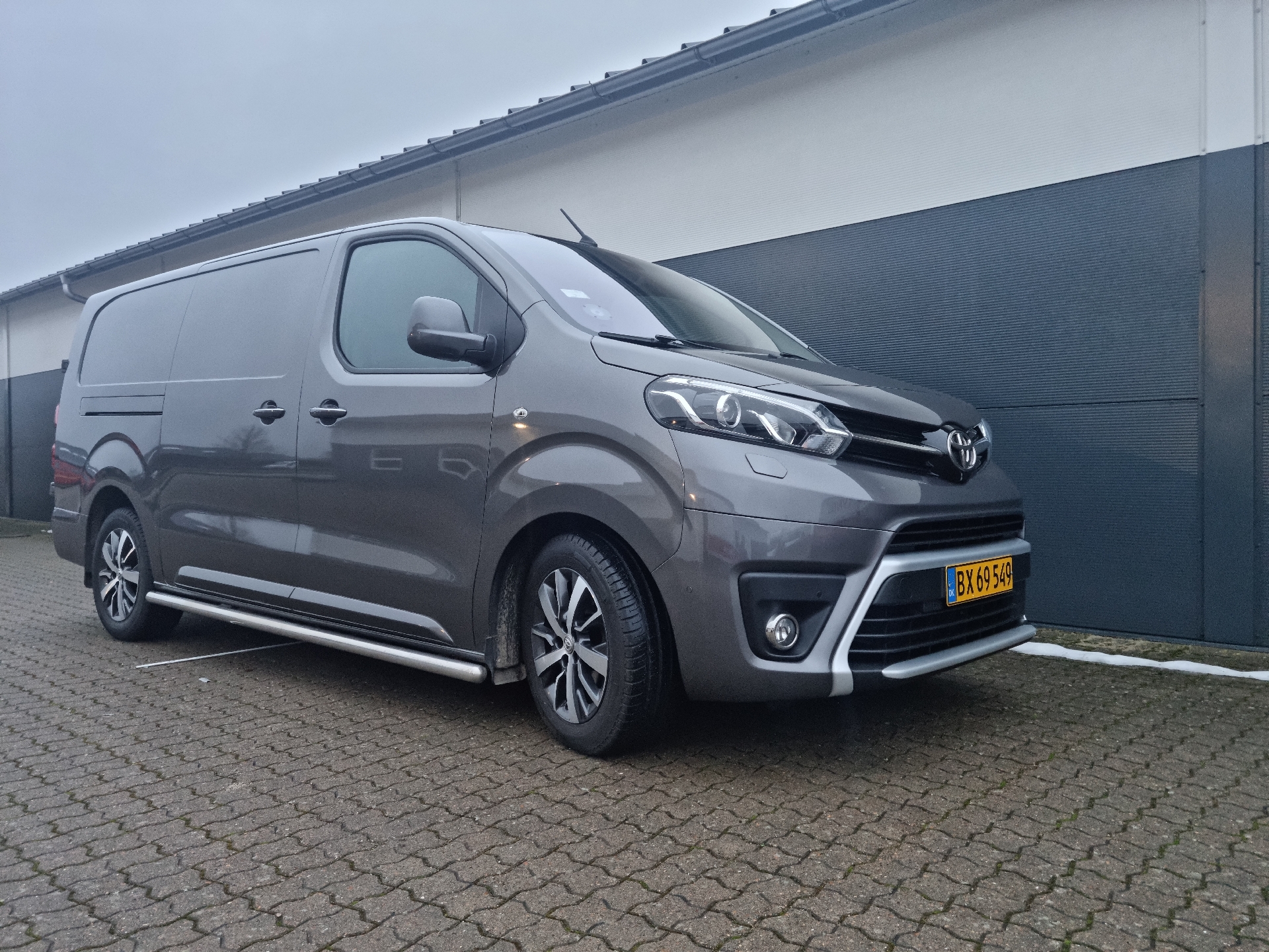 Billede af Toyota Proace Long 2,0 D Comfort One Navi Dobb. skydedør, bagdør m/ruder 180HK Van 6g Aut.