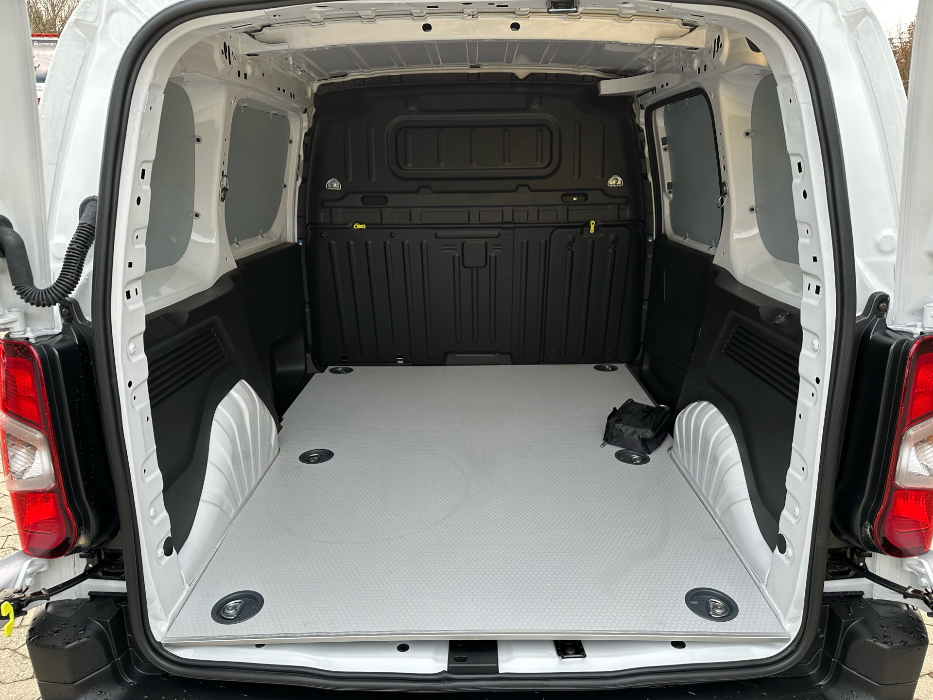 Billede af Opel Combo L1V1 1,5 D Enjoy+ 102HK Van