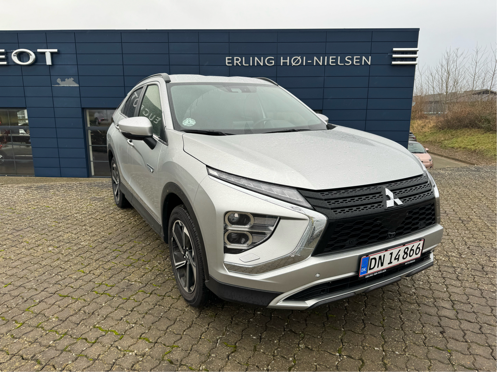 Billede af Mitsubishi Eclipse Cross 2,4 Plugin-hybrid Sport Tech 4WD 188HK 5d Trinl. Gear