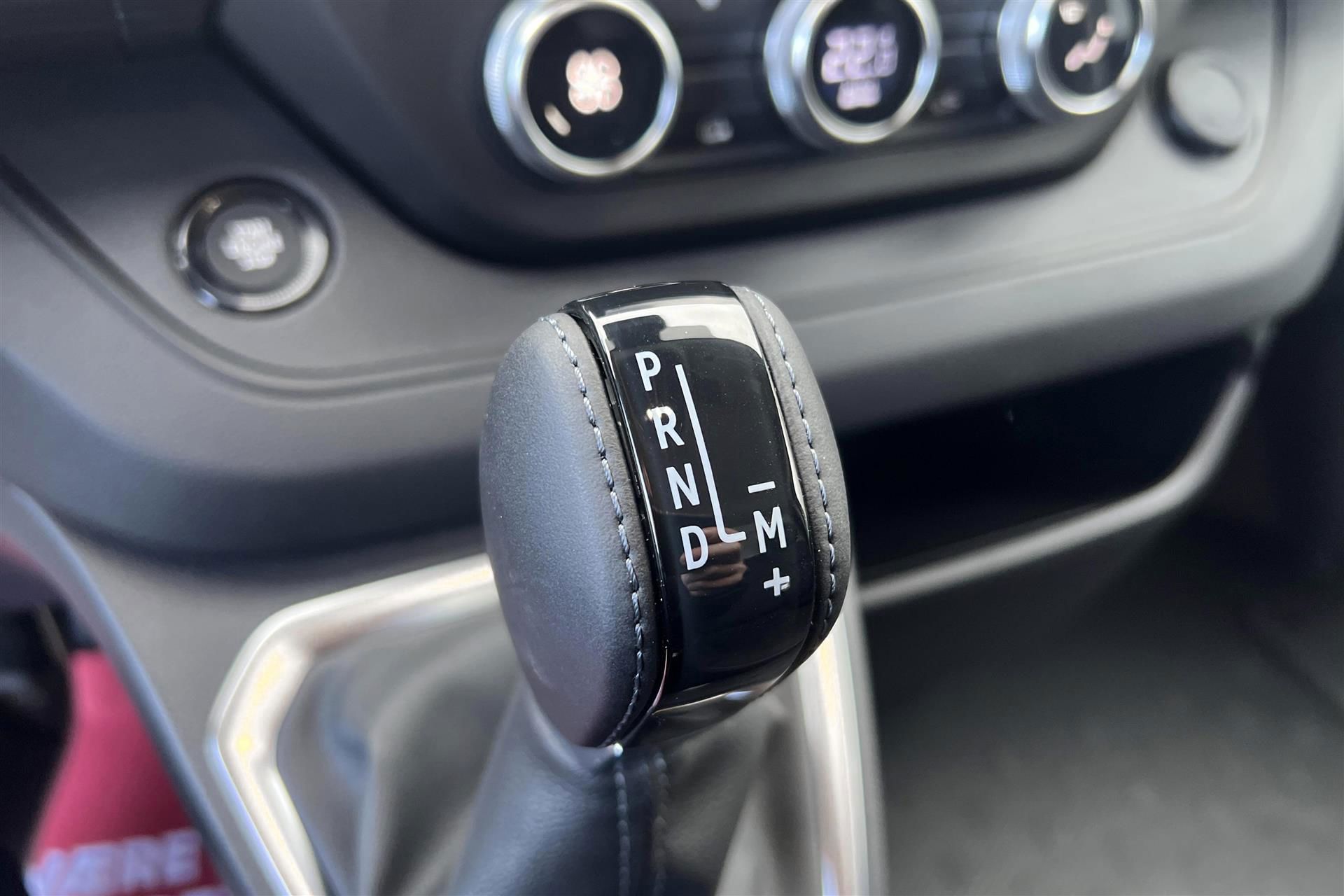 Billede af Nissan Primastar L2H1 2,0 DCi Tekna 150HK Van 6g Aut.