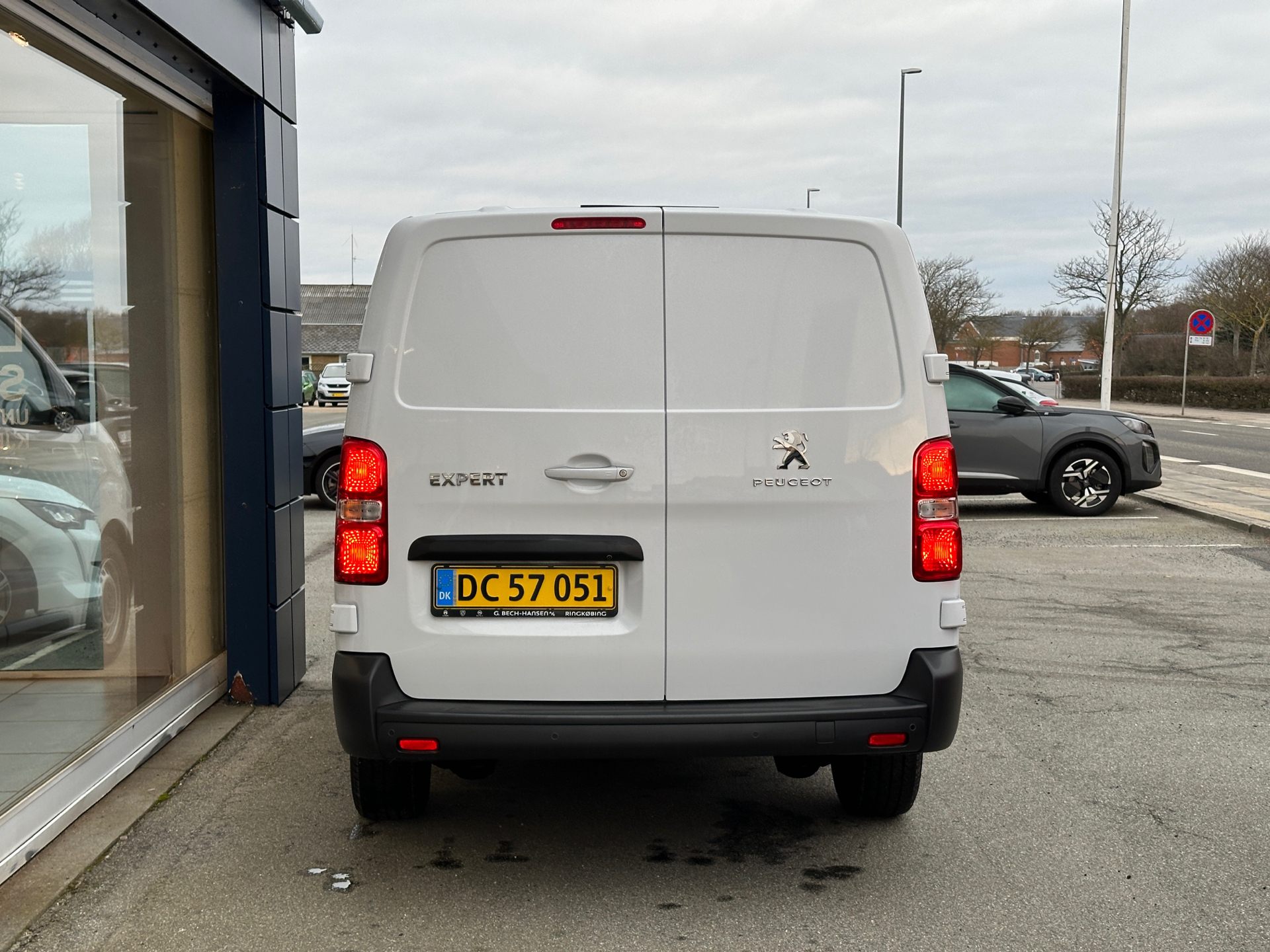 Billede af Peugeot Expert L3 2,0 BlueHDi Plus Pro 144HK Van 6g