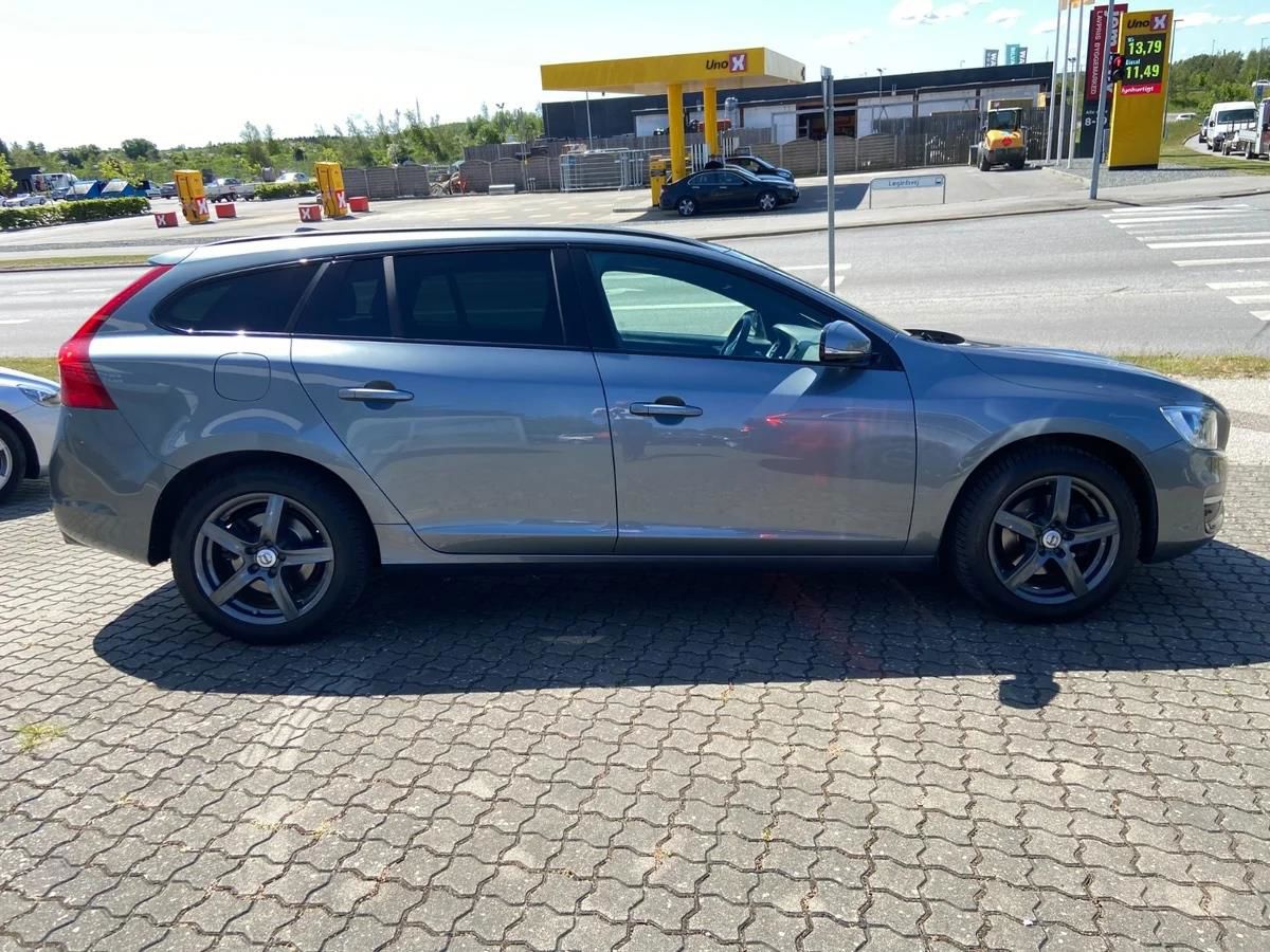 Billede af Volvo V60 2,0 D2 Momentum 120HK Stc 6g Aut.