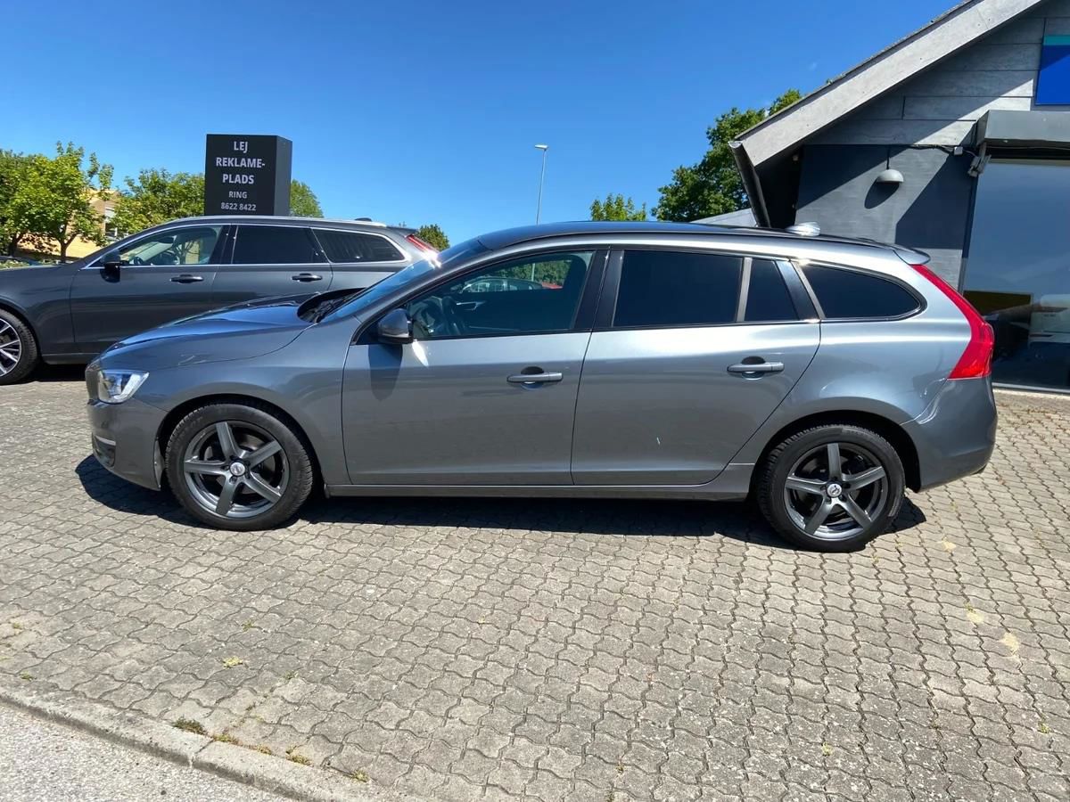 Billede af Volvo V60 2,0 D2 Momentum 120HK Stc 6g Aut.