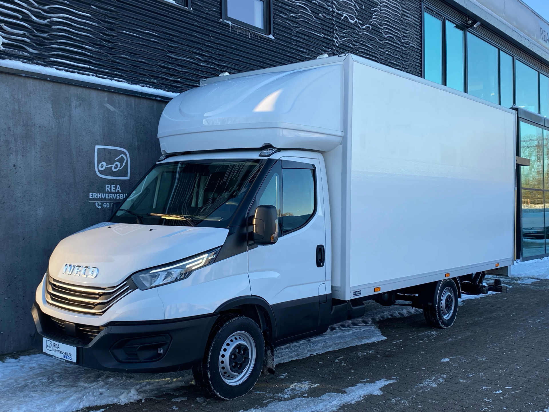 Billede af Iveco Daily 35S18 4100mm 3,0 D 180HK Ladv./Chas. 8g Aut.