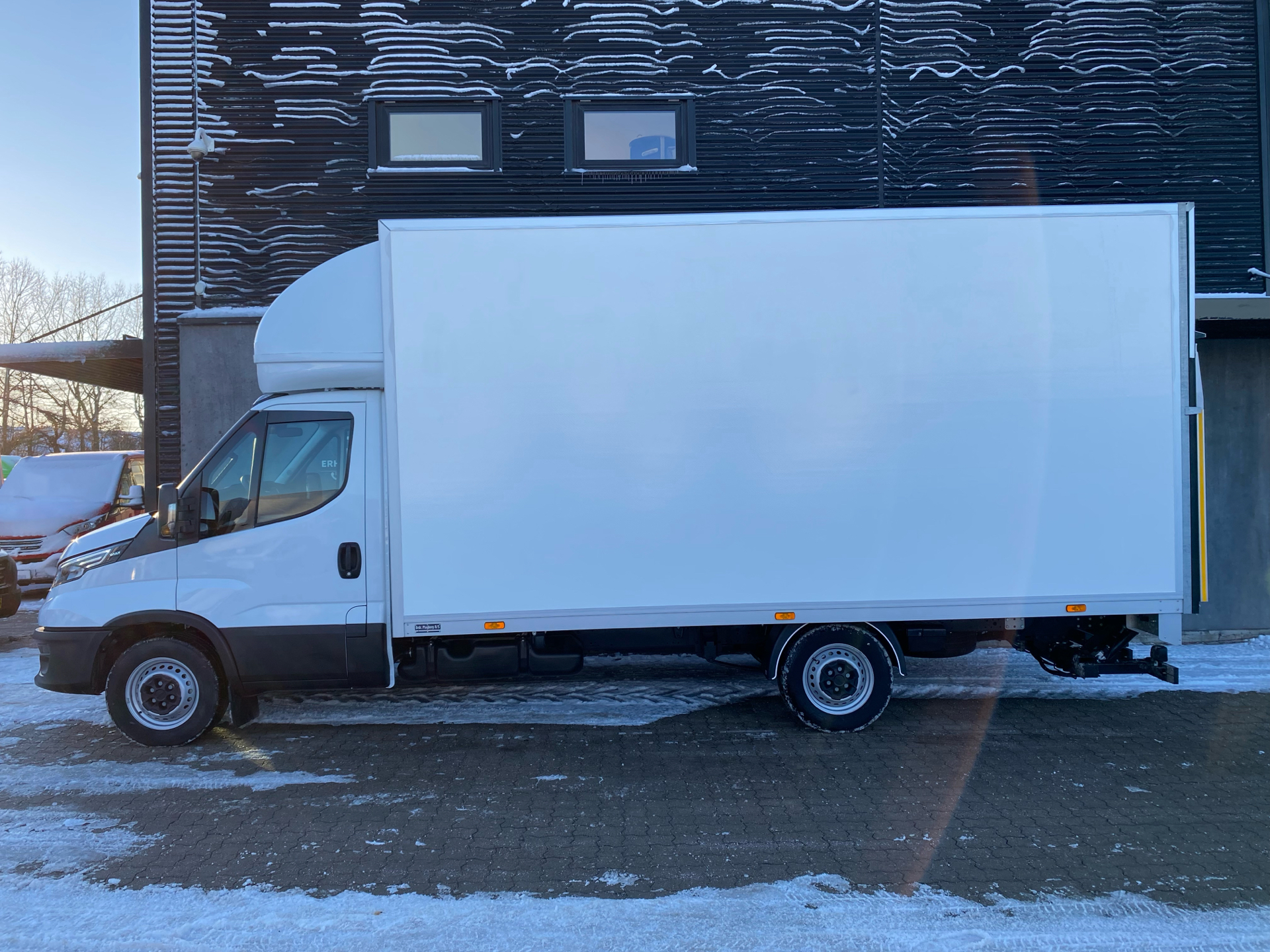 Billede af Iveco Daily 35S18 4100mm 3,0 D 180HK Ladv./Chas. 8g Aut.