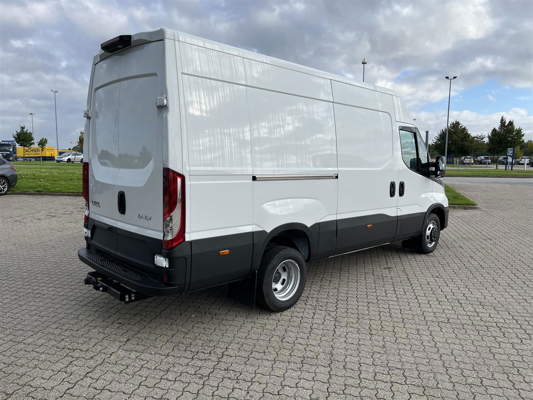 Billede af Iveco Daily 35C18 12m3 3,0 D Hi-Matic 180HK Van 8g Aut.