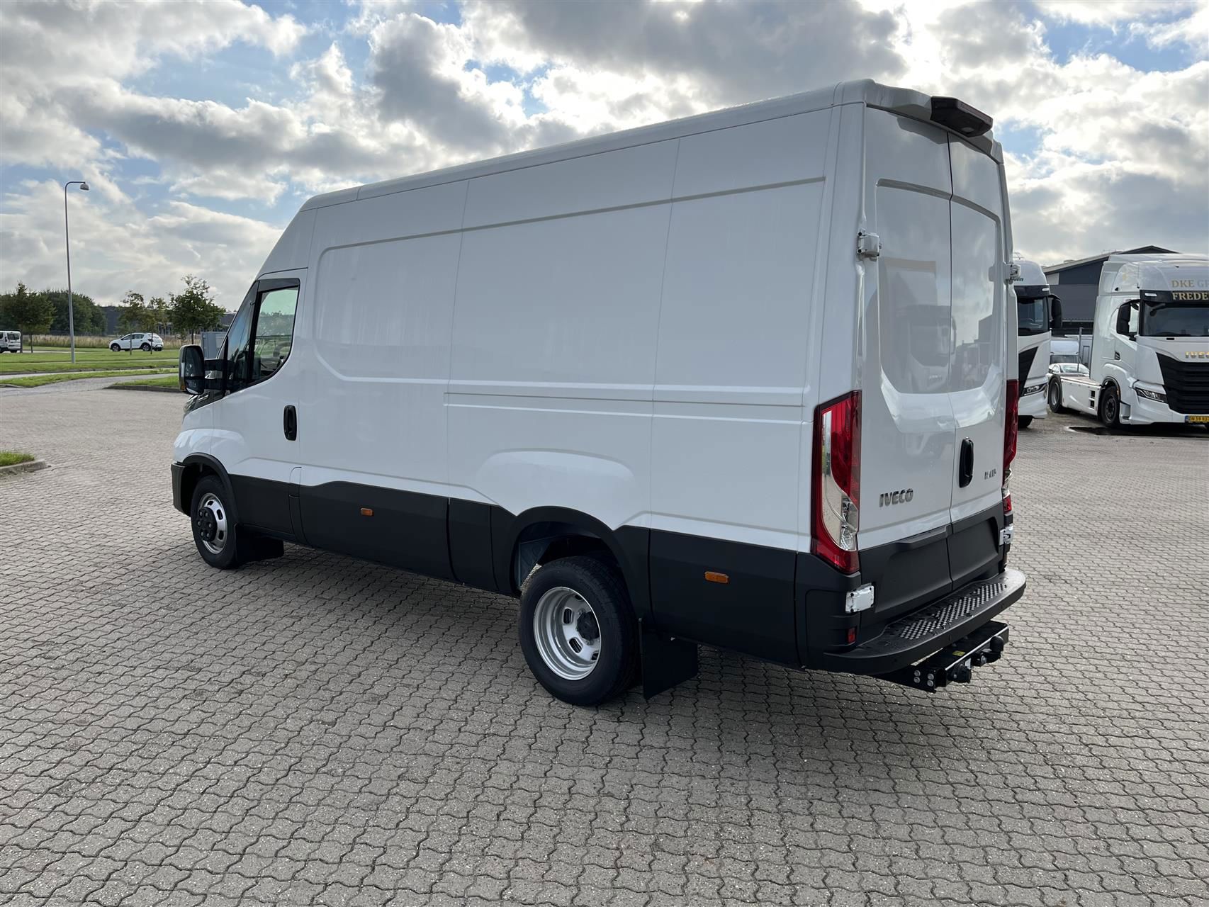 Billede af Iveco Daily 35C18 12m3 3,0 D Hi-Matic 180HK Van 8g Aut.