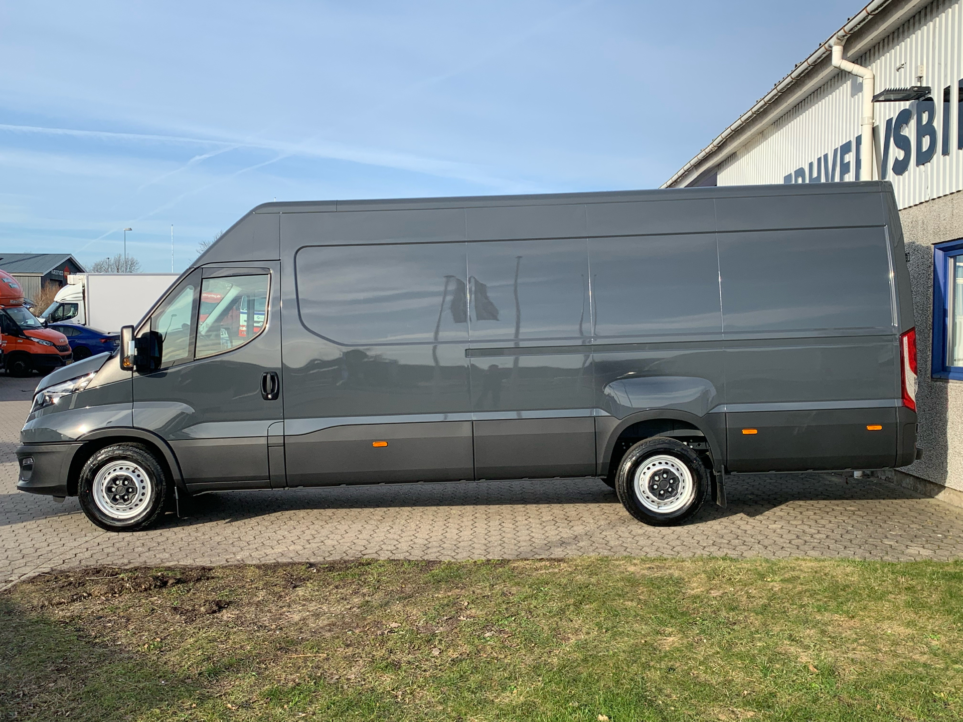 Billede af Iveco Daily 35S18 16m3 3,0 D 180HK Van 6g