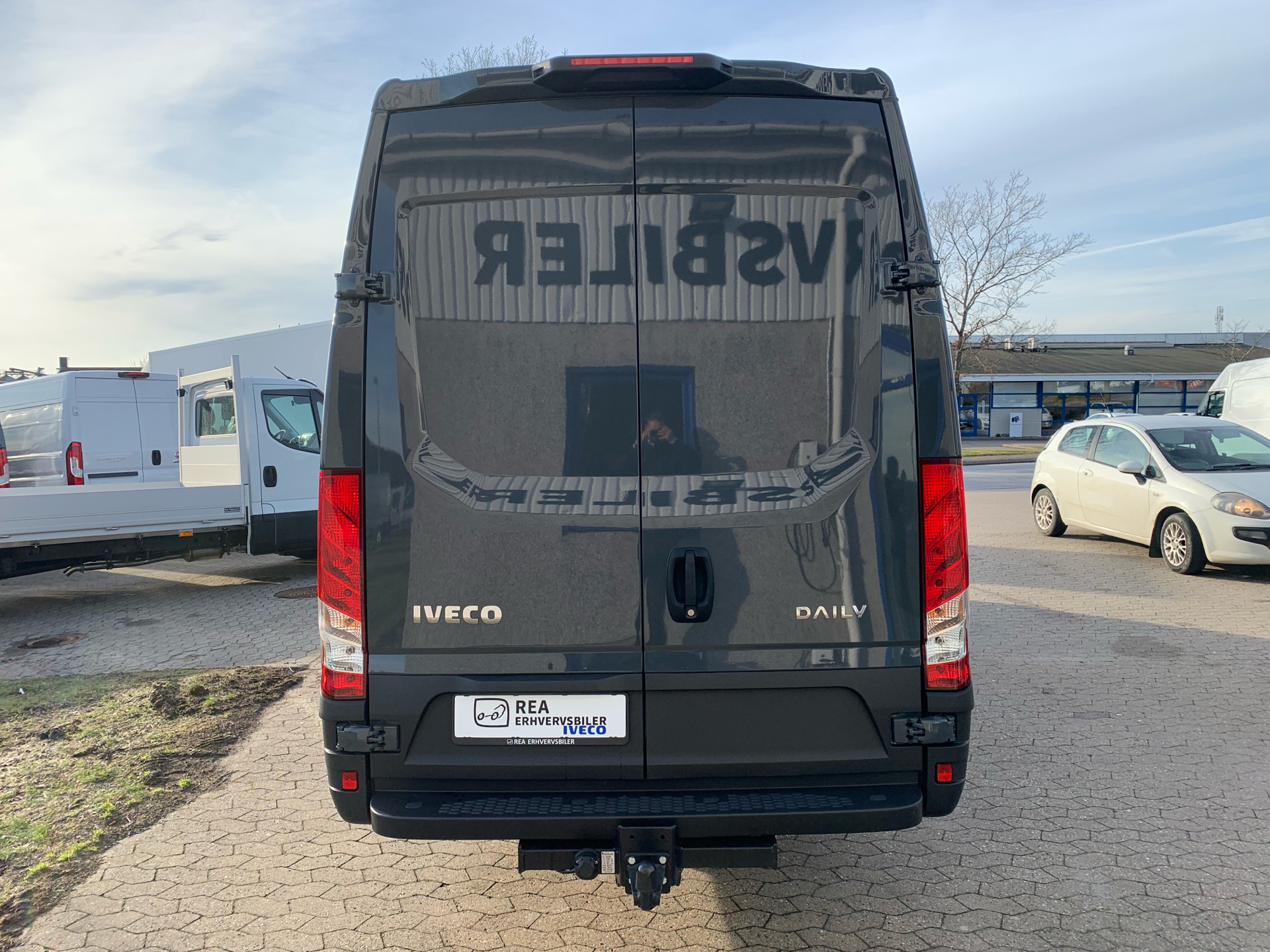 Billede af Iveco Daily 35S18 16m3 3,0 D 180HK Van 6g