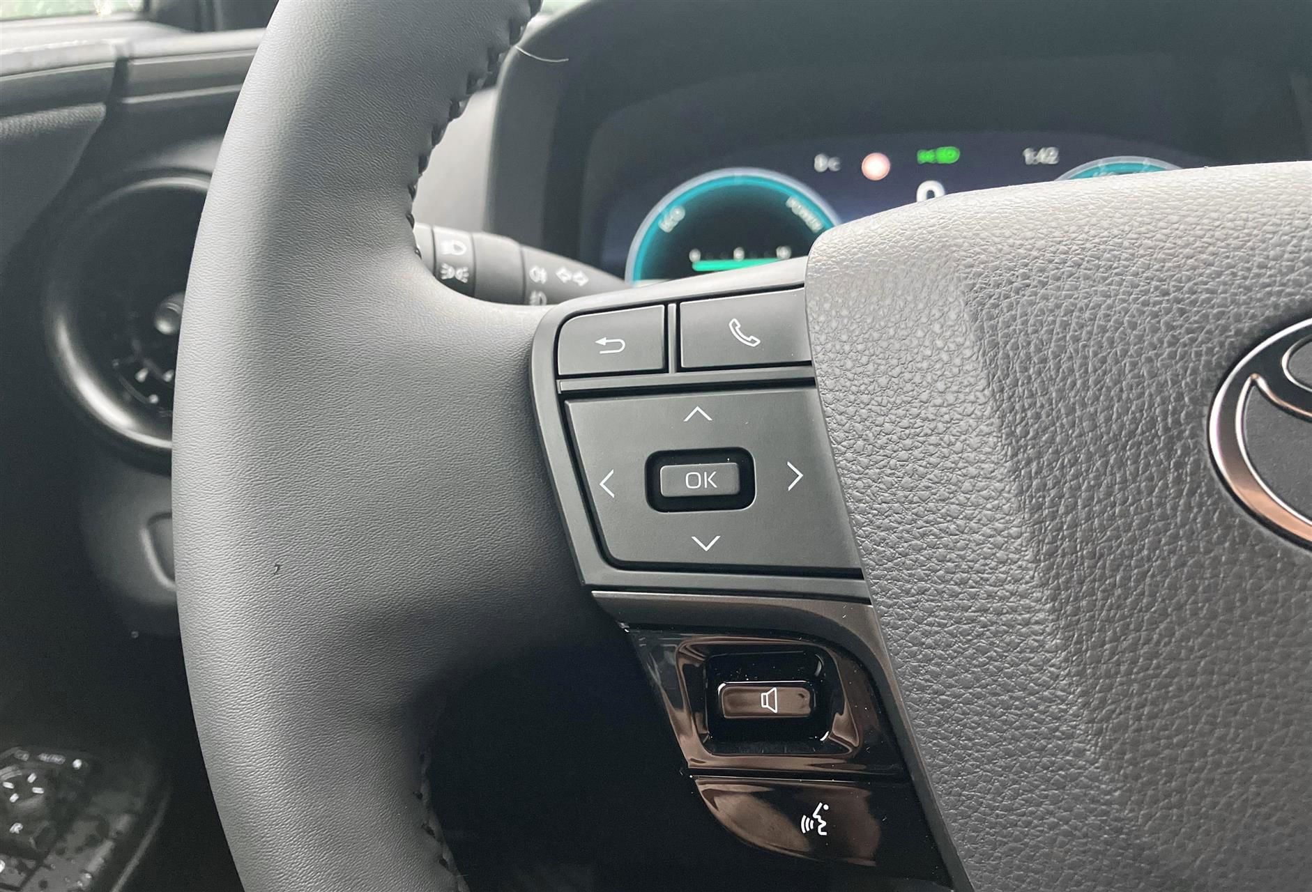 Billede af Toyota C-HR 1,8 Hybrid Style Smart Bi-tone Multidrive S 140HK 5d 6g