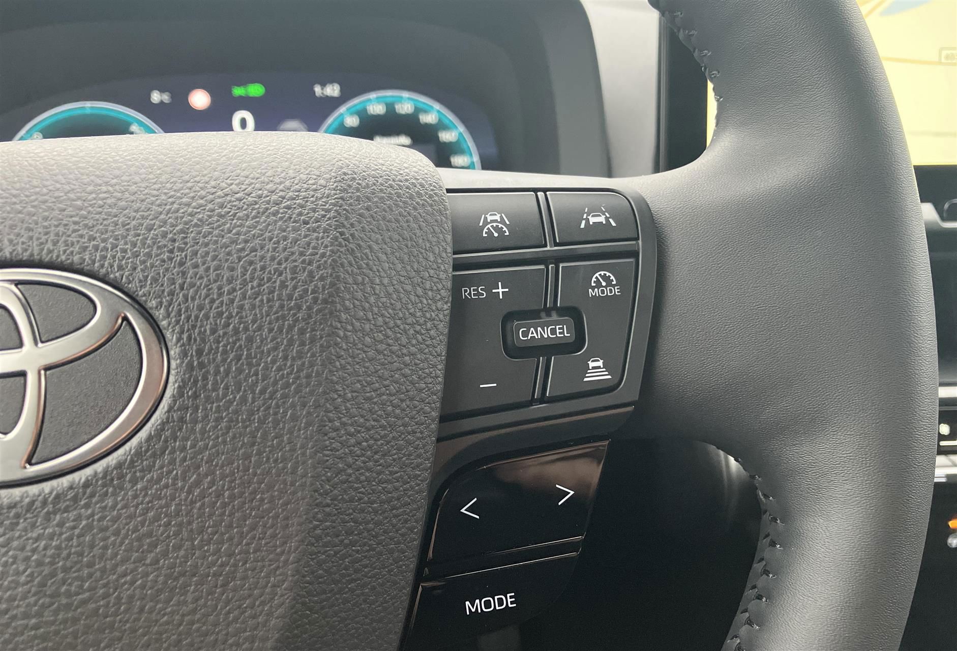 Billede af Toyota C-HR 1,8 Hybrid Style Smart Bi-tone Multidrive S 140HK 5d 6g