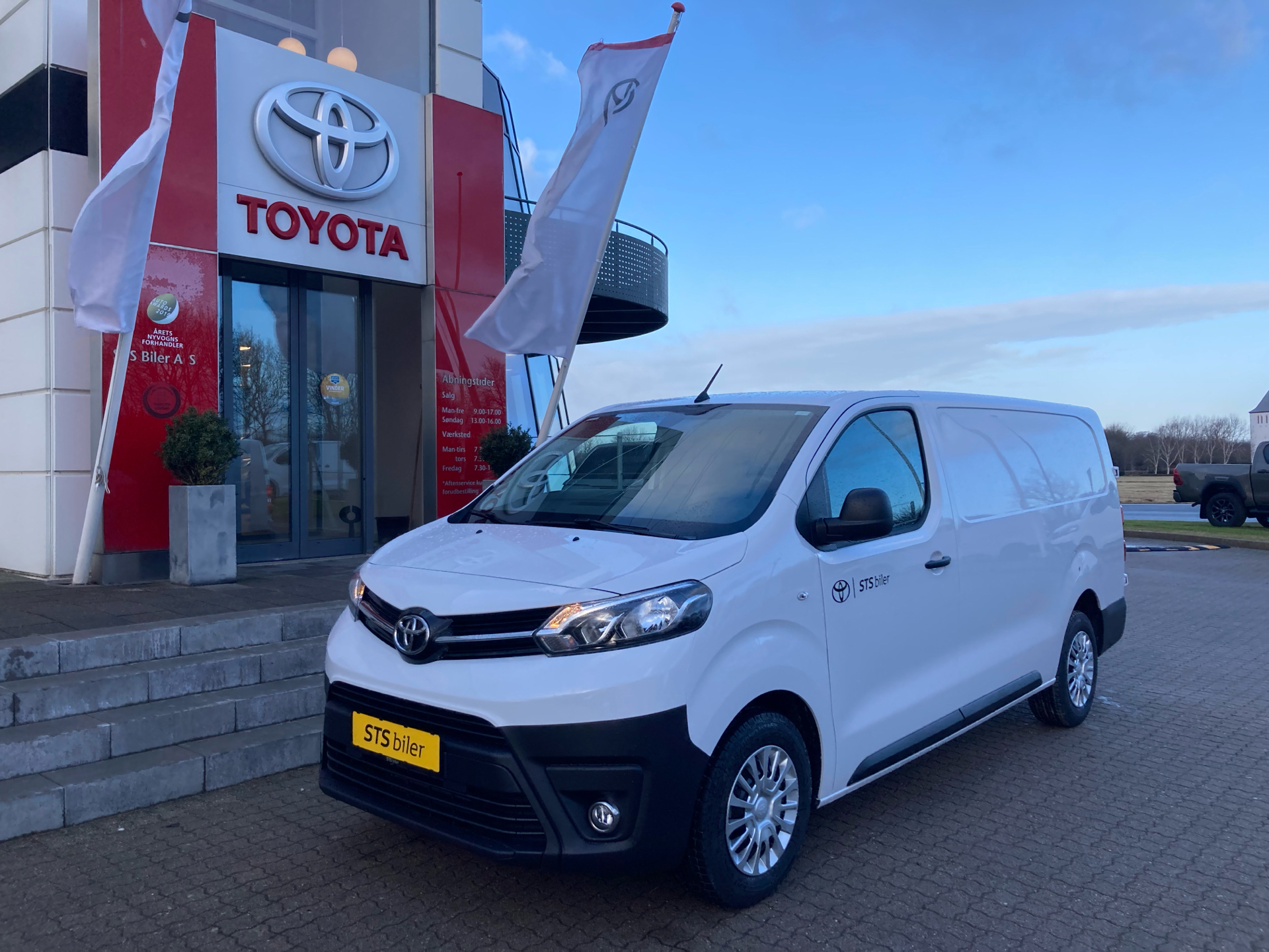 Billede af Toyota Proace Long 2,0 D Comfort Master 144HK Van 8g Aut.