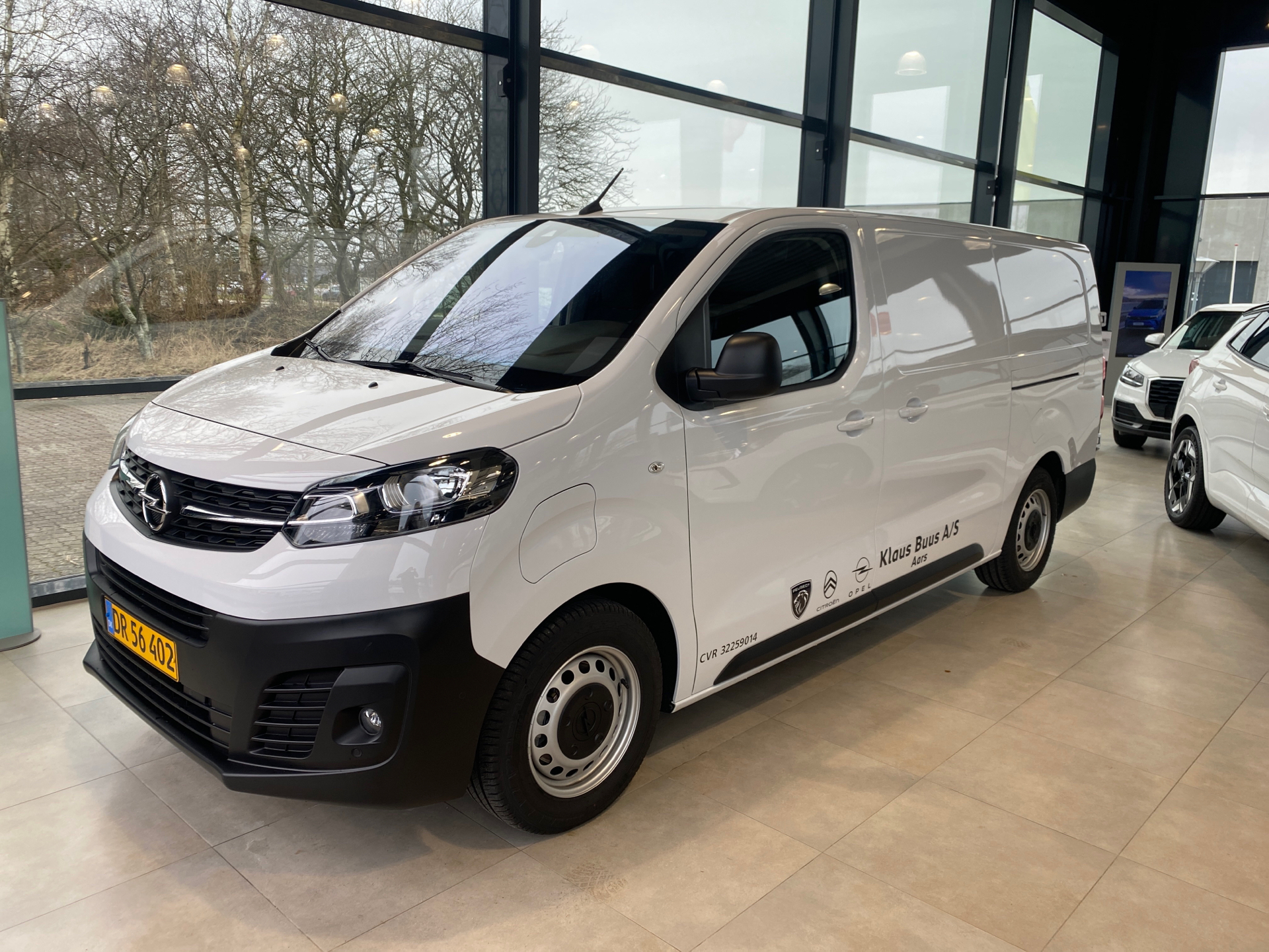 Billede af Opel Vivaro-e L3V1 EL Enjoy+ 136HK Van Trinl. Gear