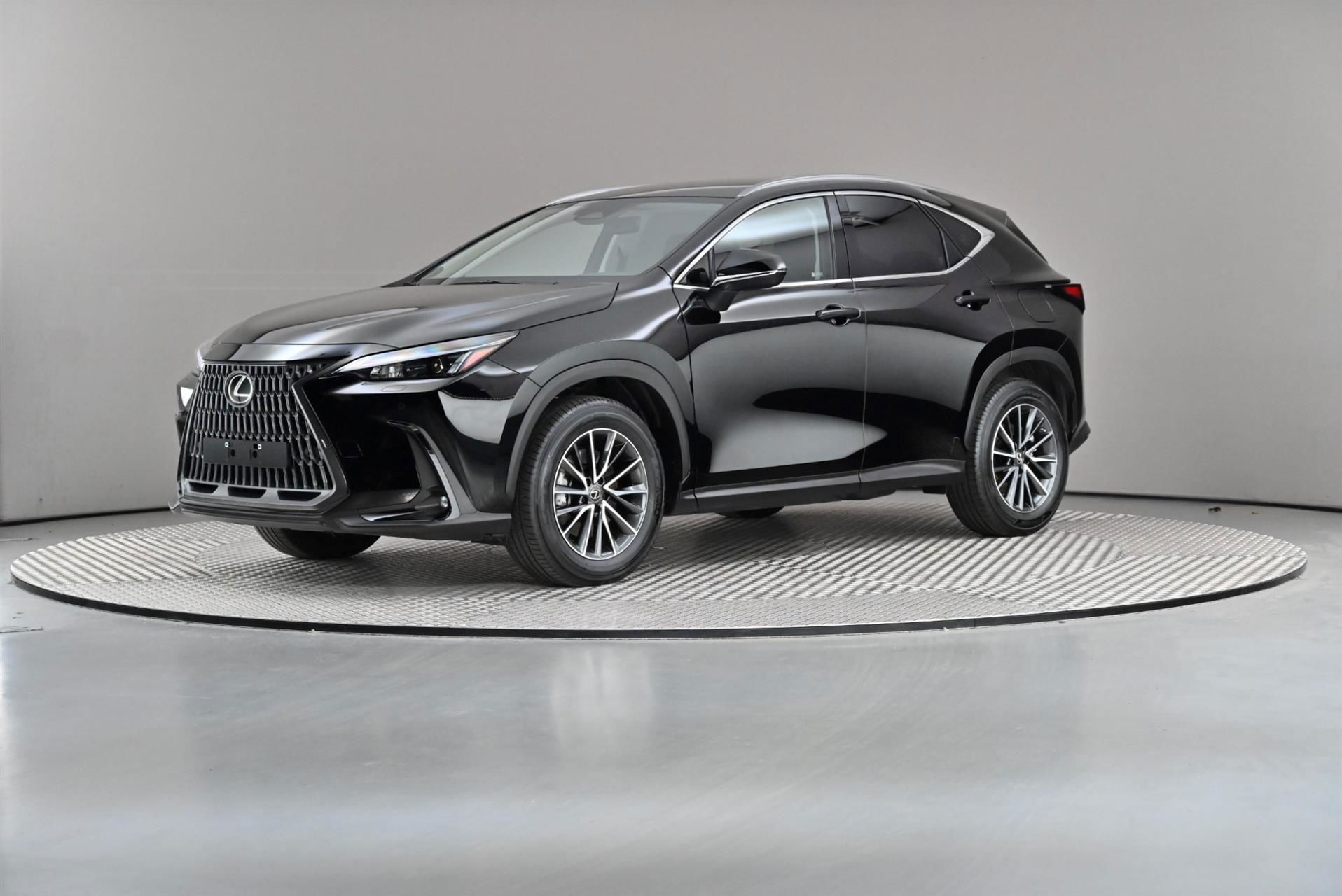 Billede af Lexus NX 450h+ 2,5 Plugin-hybrid Business Plus 4WD 309HK 5d Trinl. Gear