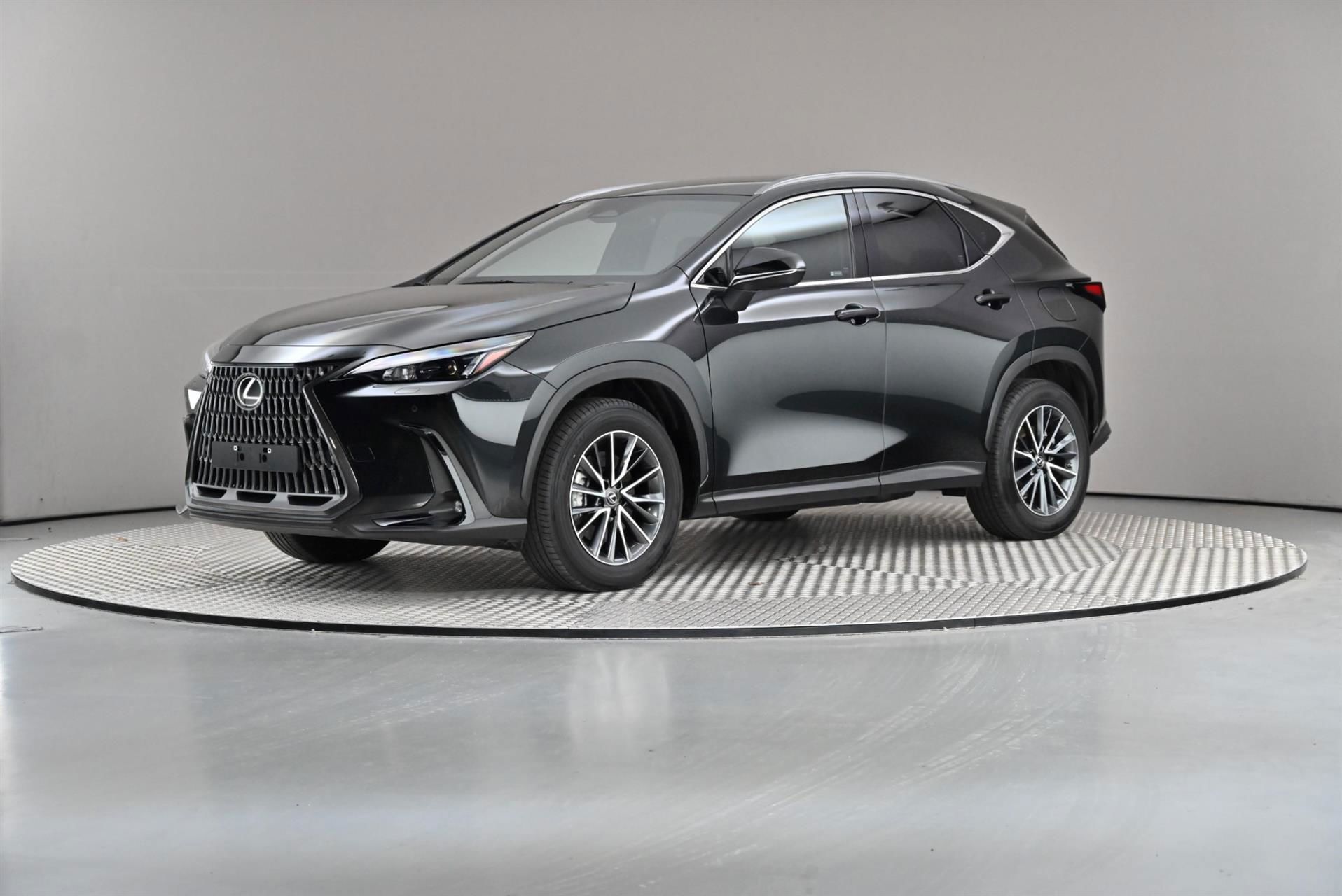 Billede af Lexus NX 450h+ 2,5 Plugin-hybrid Business Plus 4WD 309HK 5d Trinl. Gear