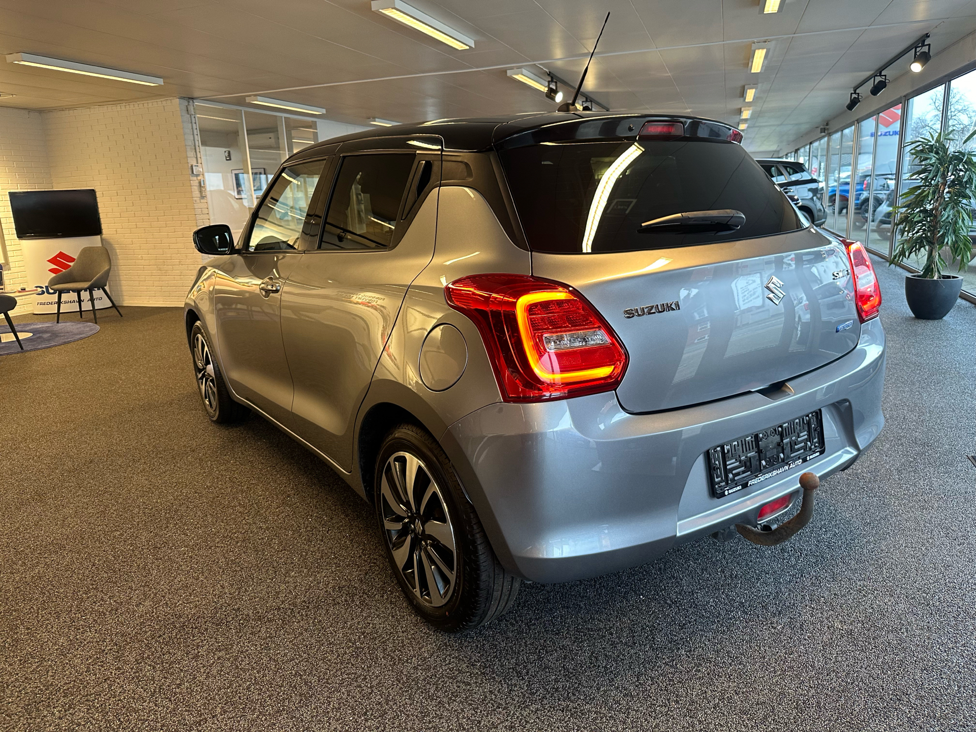 Billede af Suzuki Swift 1,2 Dualjet  Mild hybrid Exclusive Gold mild-hybrid 90HK 5d