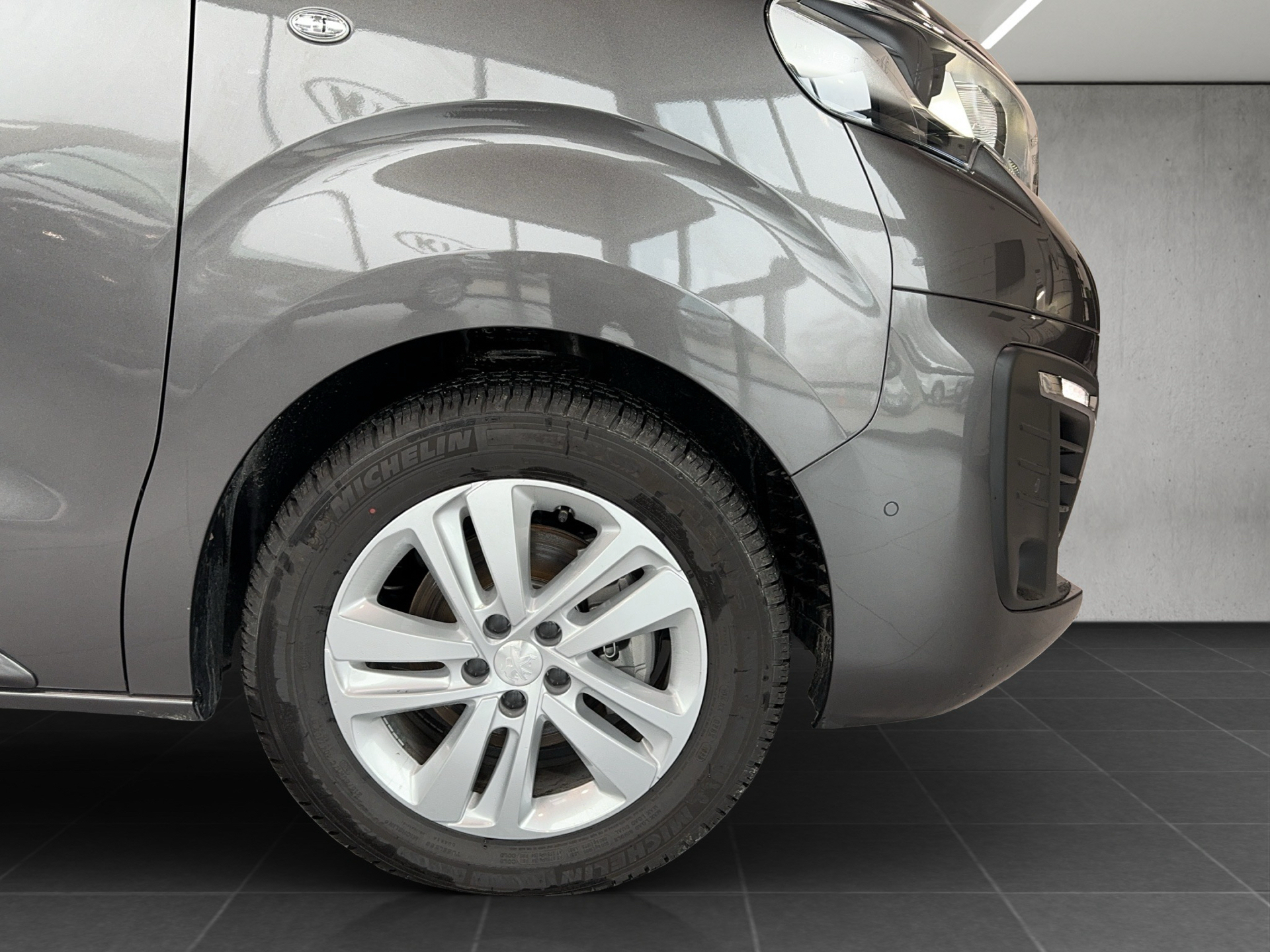 Billede af Peugeot e-Expert L2 EL Ultimate 136HK Van Trinl. Gear