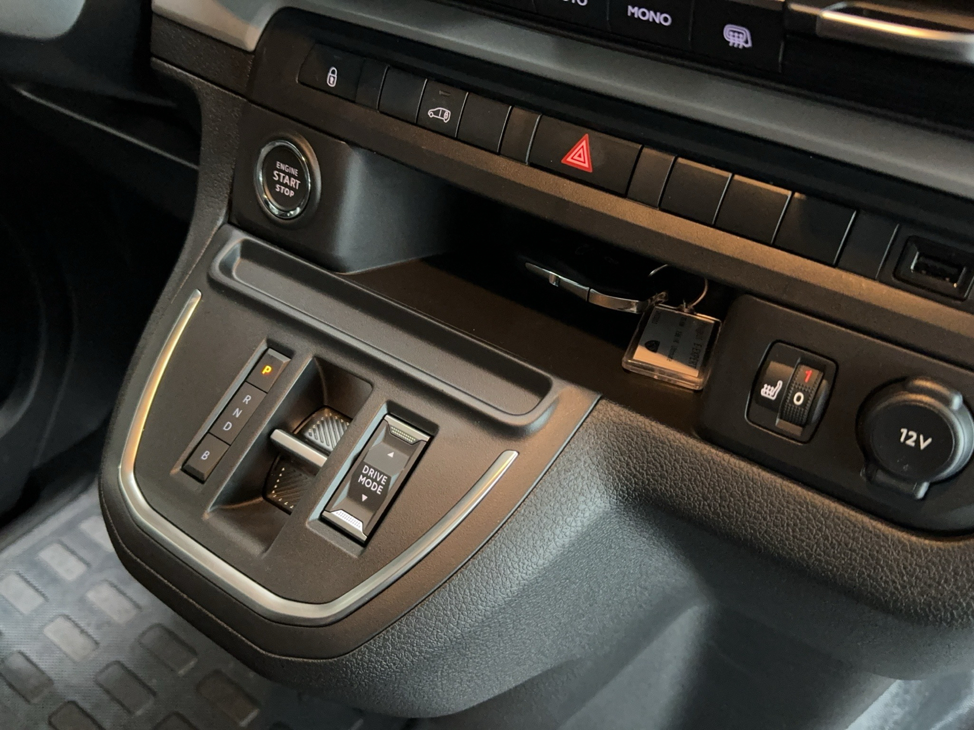 Billede af Peugeot e-Expert L2 EL Ultimate 136HK Van Trinl. Gear