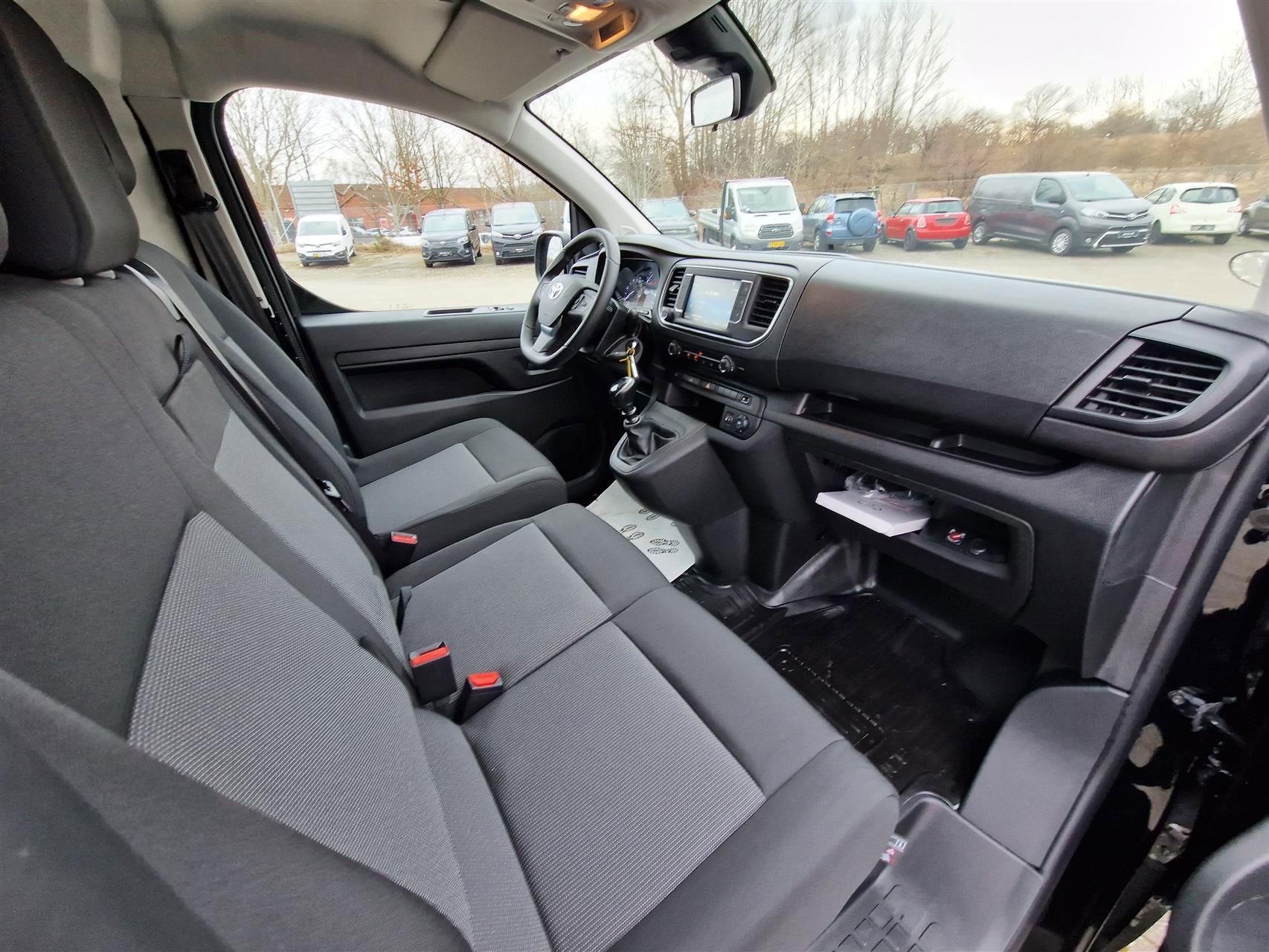 Billede af Toyota Proace 2.0D 144hp Long/En skydedør COMFORT Master