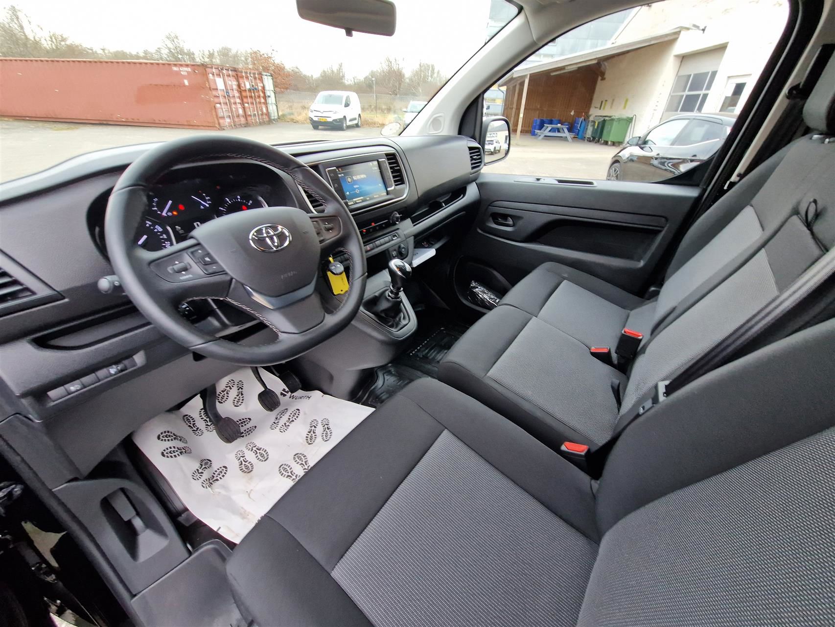 Billede af Toyota Proace 2.0D 144hp Long/En skydedør COMFORT Master