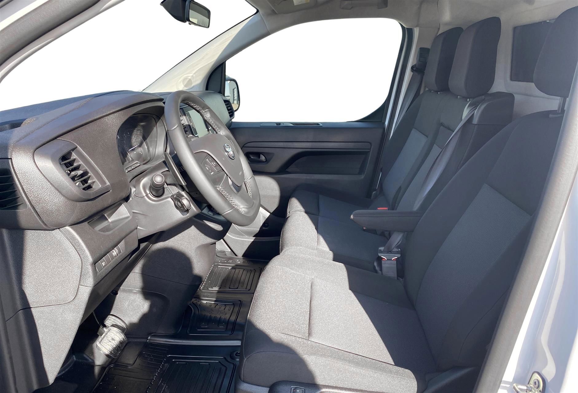 Billede af Toyota Proace Long 2,0 D Comfort Master 144HK Van 8g Aut.