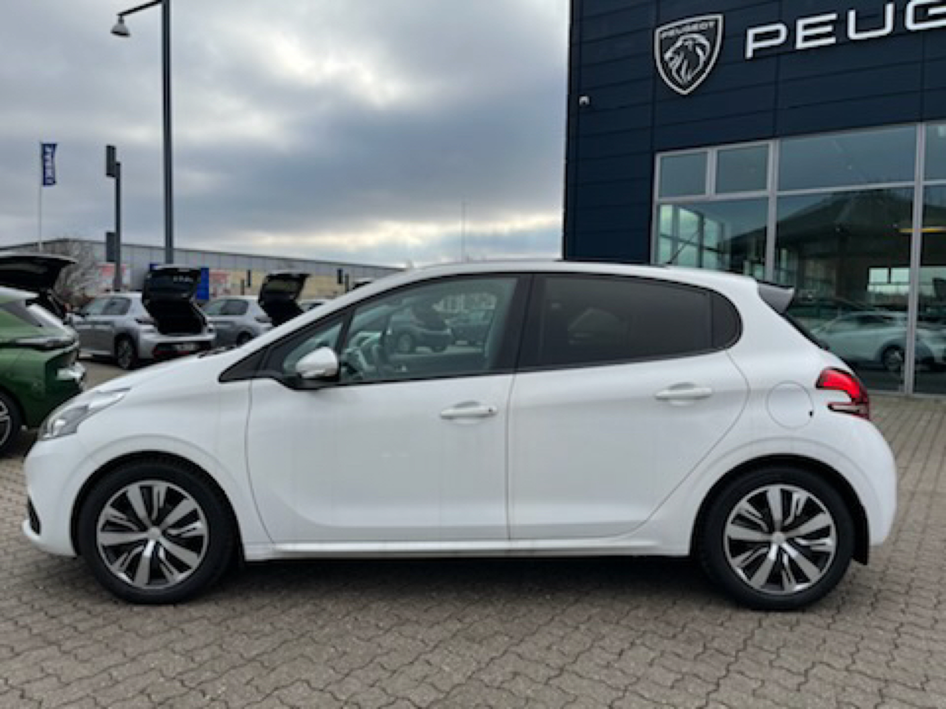 Billede af Peugeot 208 1,5 BlueHDi Signature+ 100HK 5d