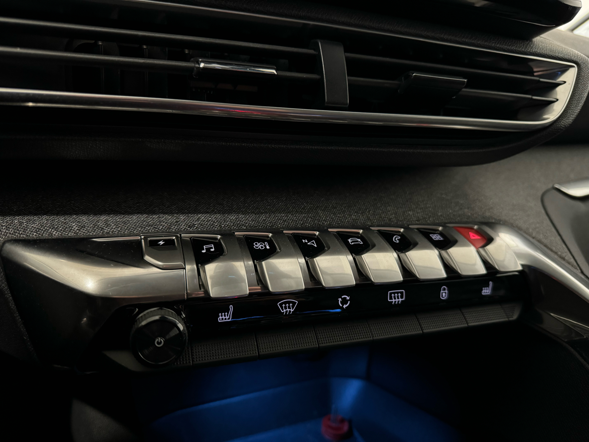 Billede af Peugeot 3008 1,6 PureTech  Plugin-hybrid Allure Pack LTD AWD EAT8 300HK 5d 8g Aut.