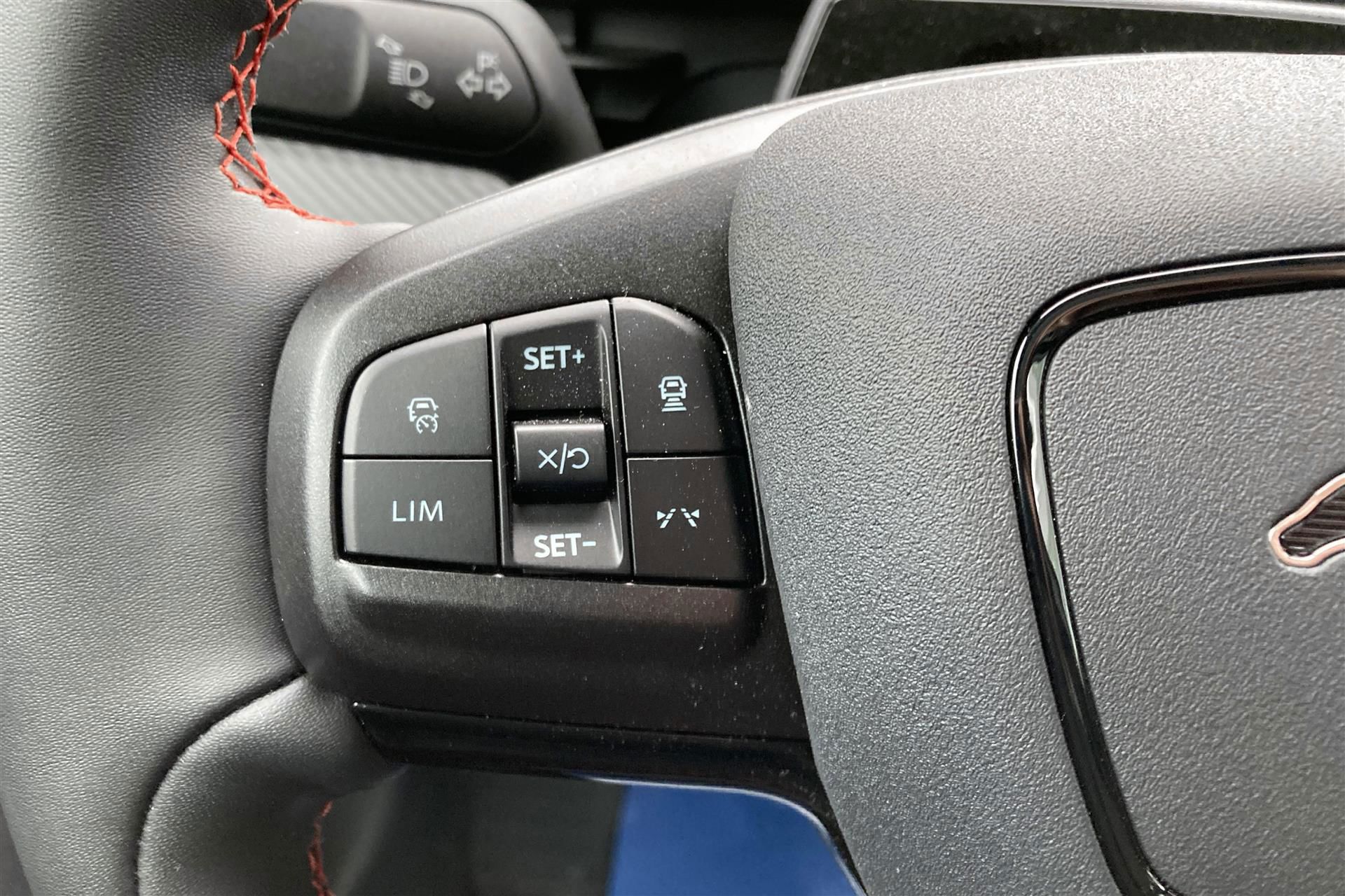 Billede af Ford Mustang Mach-E EL SR Premium AWD 269HK 5d Aut.