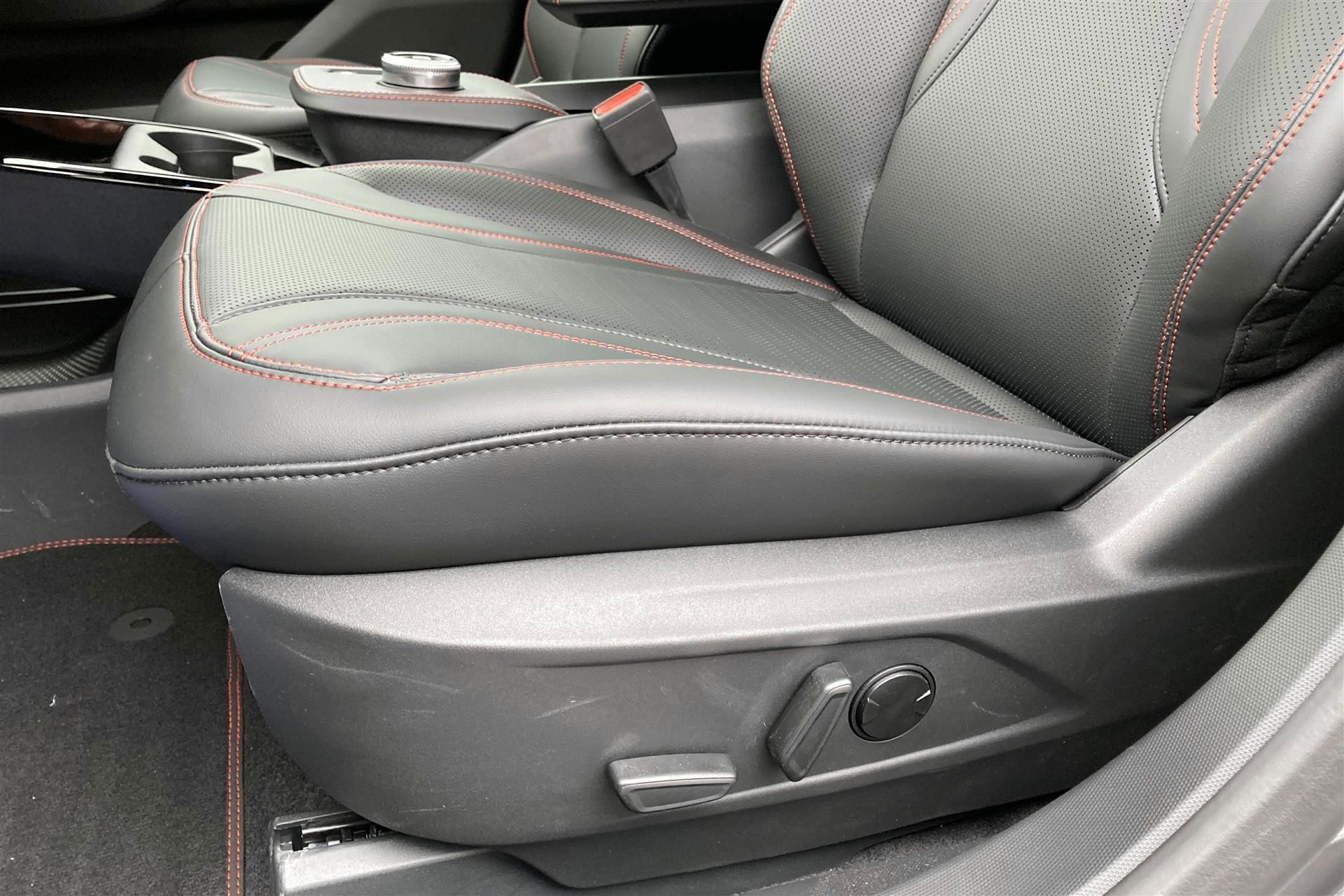 Billede af Ford Mustang Mach-E EL SR Premium AWD 269HK 5d Aut.