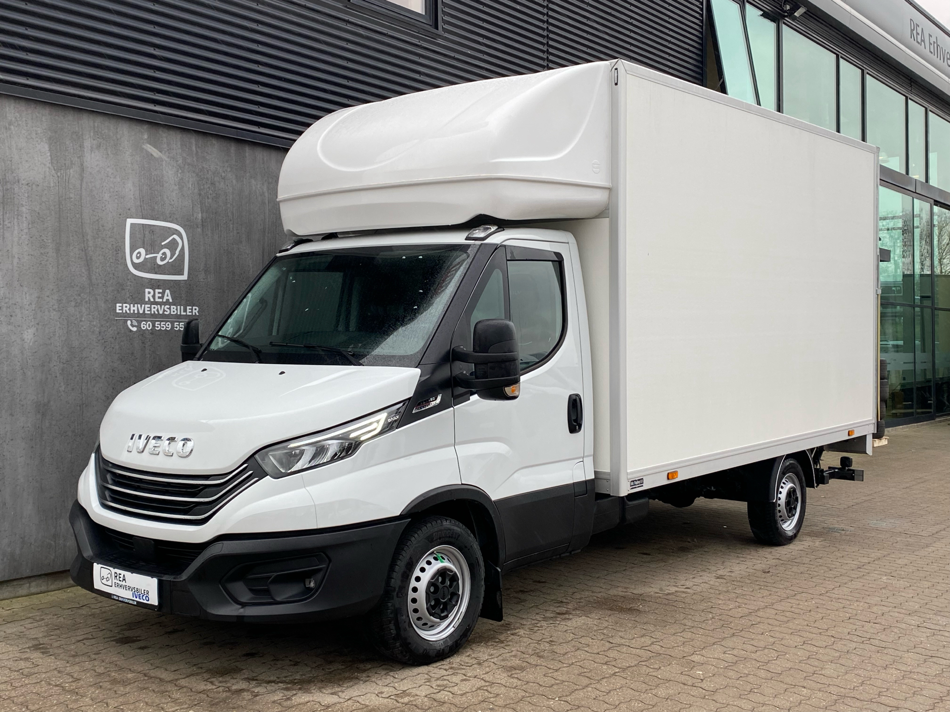 Billede af Iveco Daily 35S18 4100mm 3,0 D 180HK Ladv./Chas. 8g Aut.