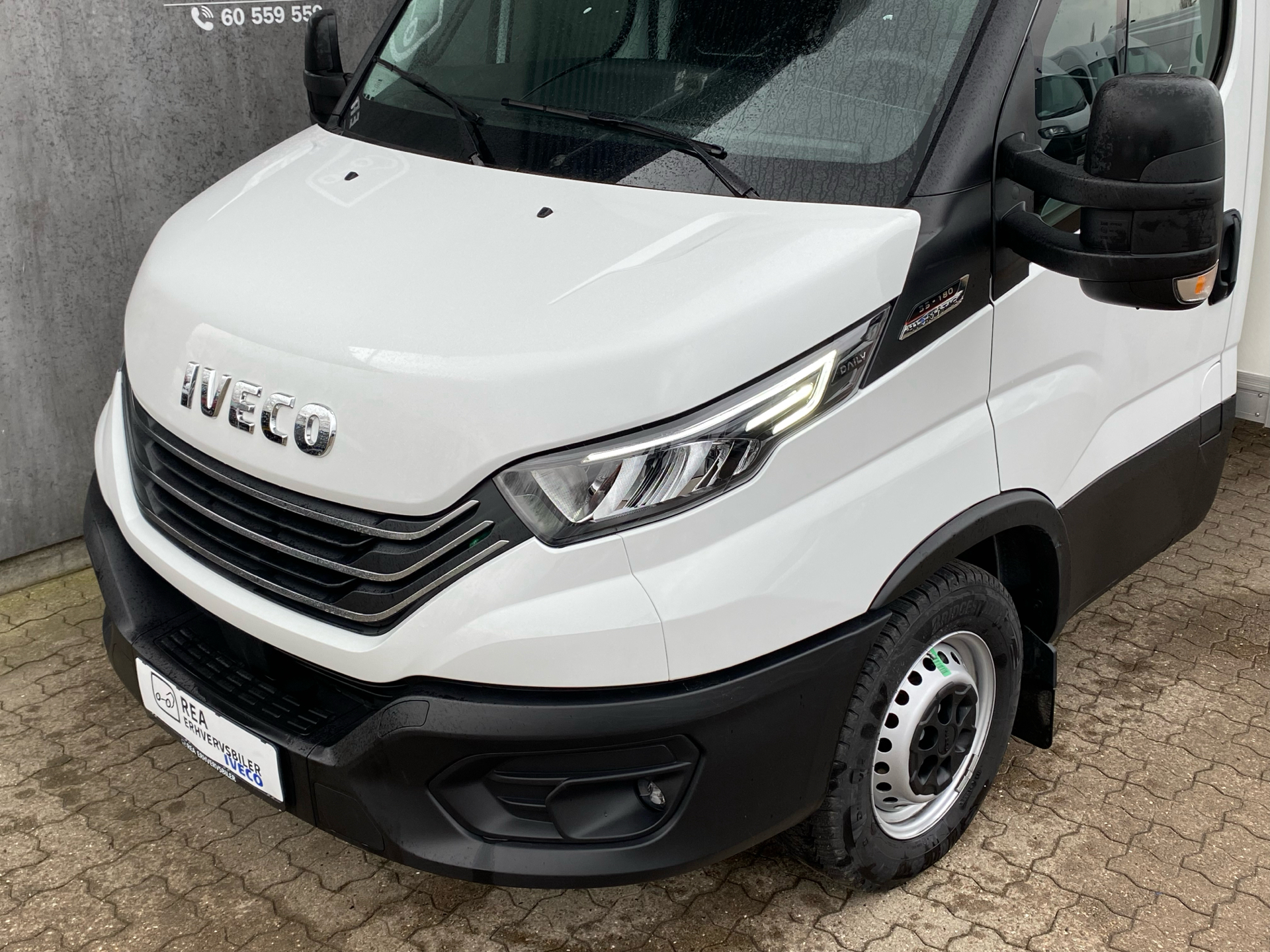 Billede af Iveco Daily 35S18 4100mm 3,0 D 180HK Ladv./Chas. 8g Aut.