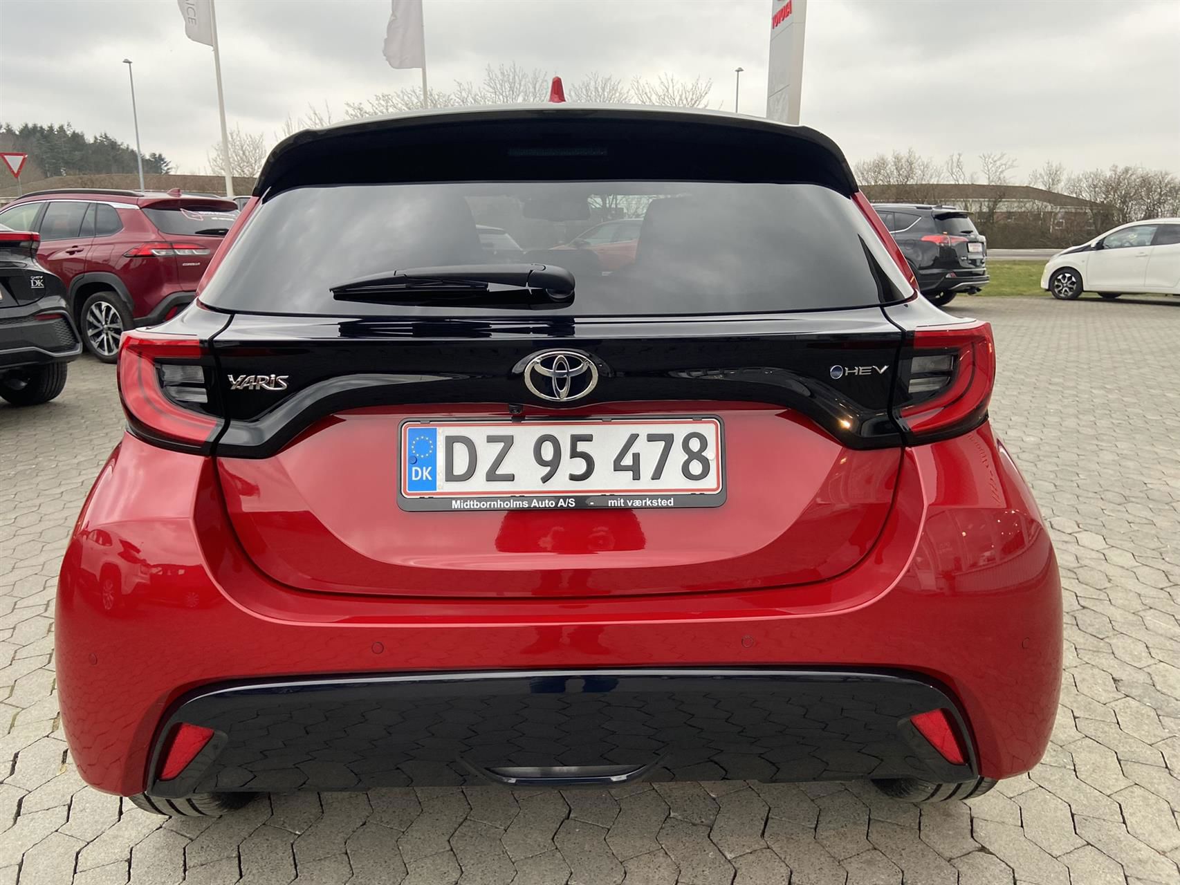 Billede af Toyota Yaris 1,5 Hybrid Executive Technology Plus 130HK 5d Trinl. Gear