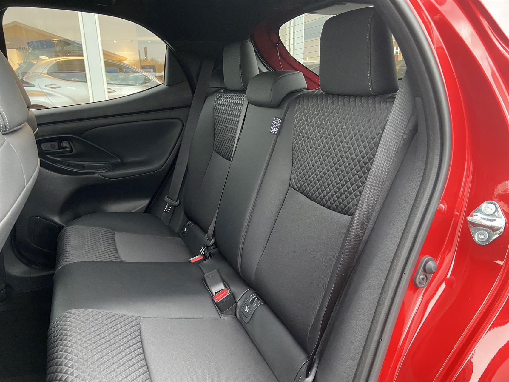 Billede af Toyota Yaris 1,5 Hybrid Executive Technology Plus 130HK 5d Trinl. Gear