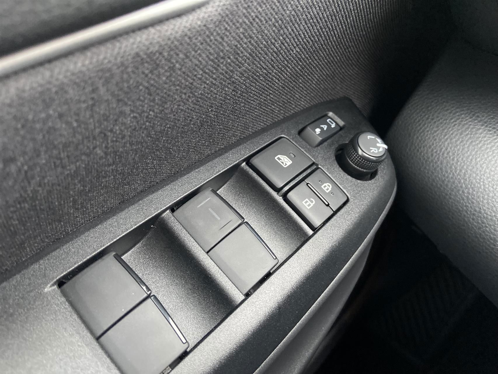 Billede af Toyota Yaris 1,5 Hybrid Executive Technology Plus 130HK 5d Trinl. Gear