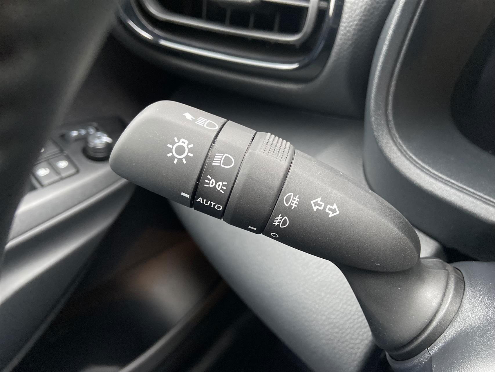 Billede af Toyota Yaris 1,5 Hybrid Executive Technology Plus 130HK 5d Trinl. Gear