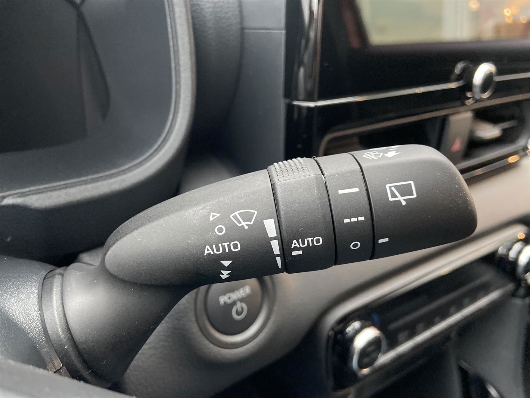 Billede af Toyota Yaris 1,5 Hybrid Executive Technology Plus 130HK 5d Trinl. Gear